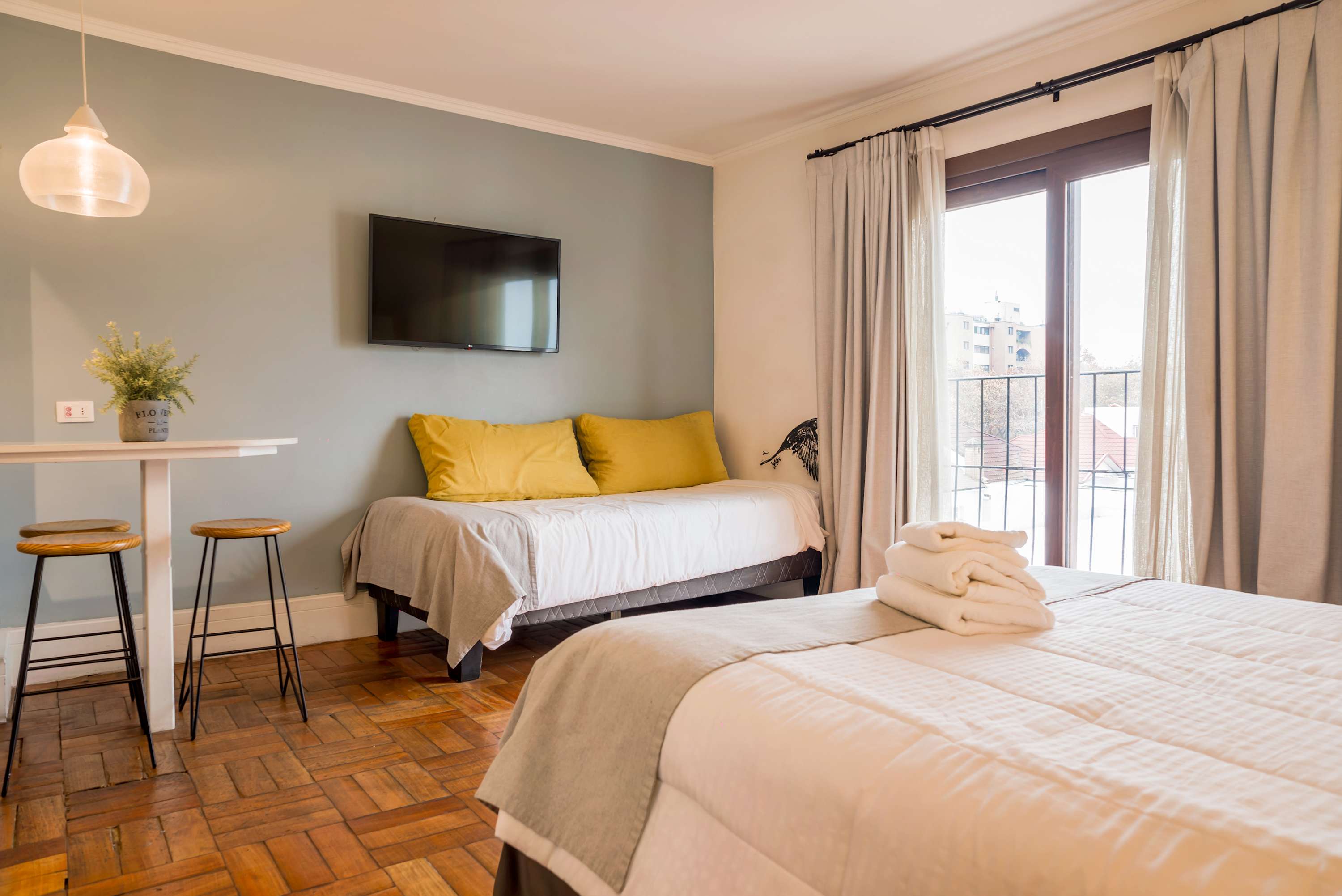 Trendy Design Studio Vaisse | Modern Santiago Stay