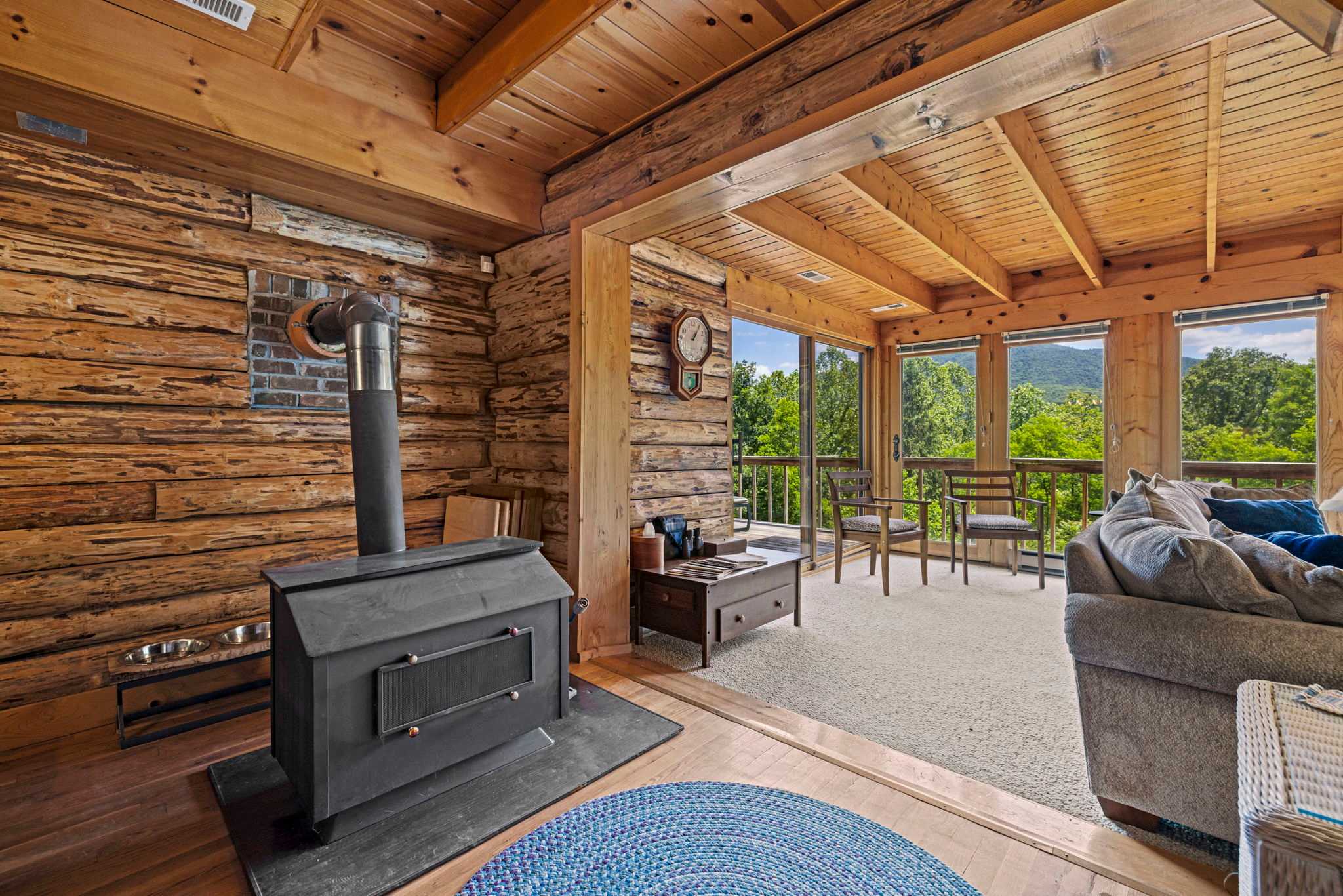 Hot Tub, Private Trails, Waterfall & Outdoor Fun
