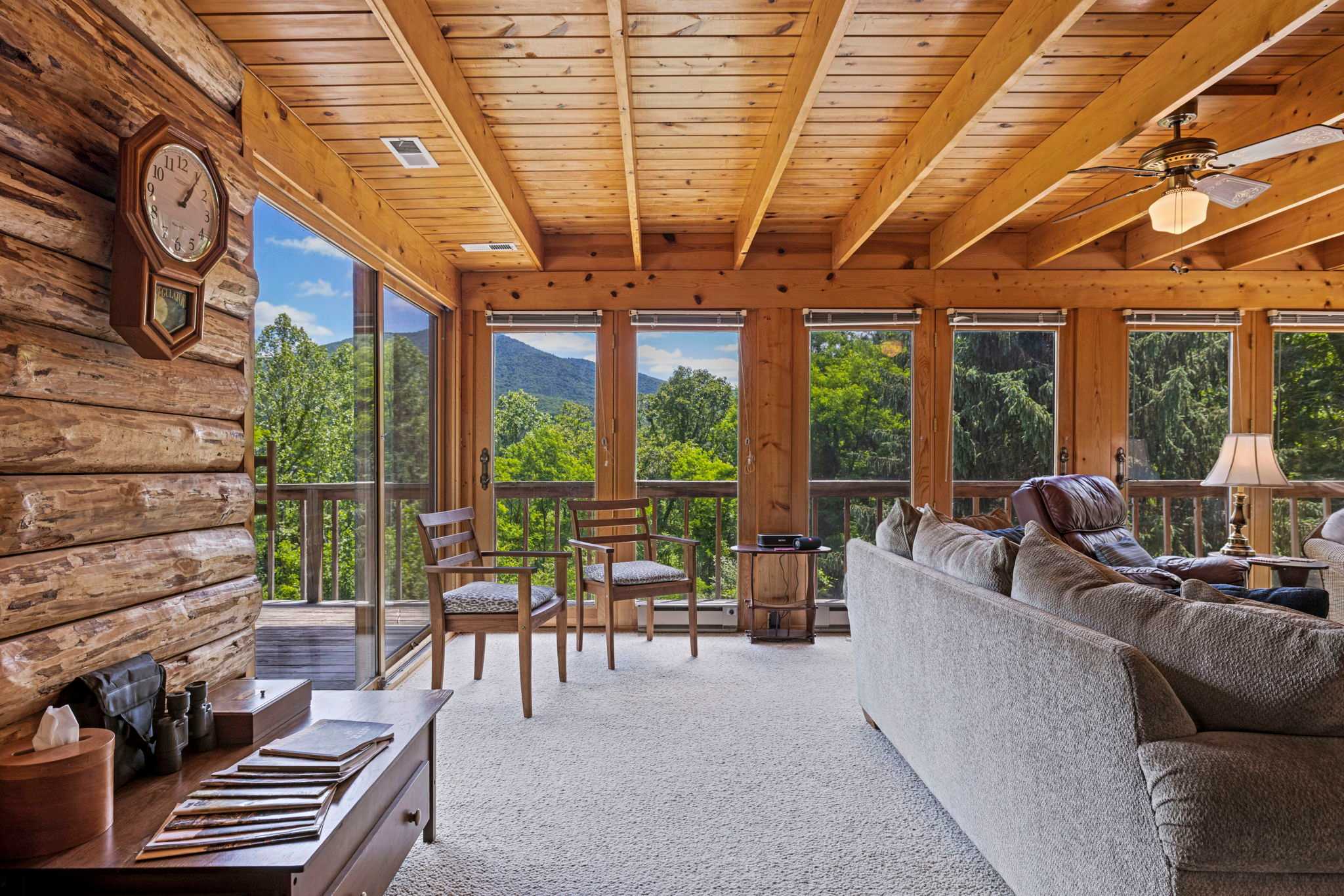 Hot Tub, Private Trails, Waterfall & Outdoor Fun