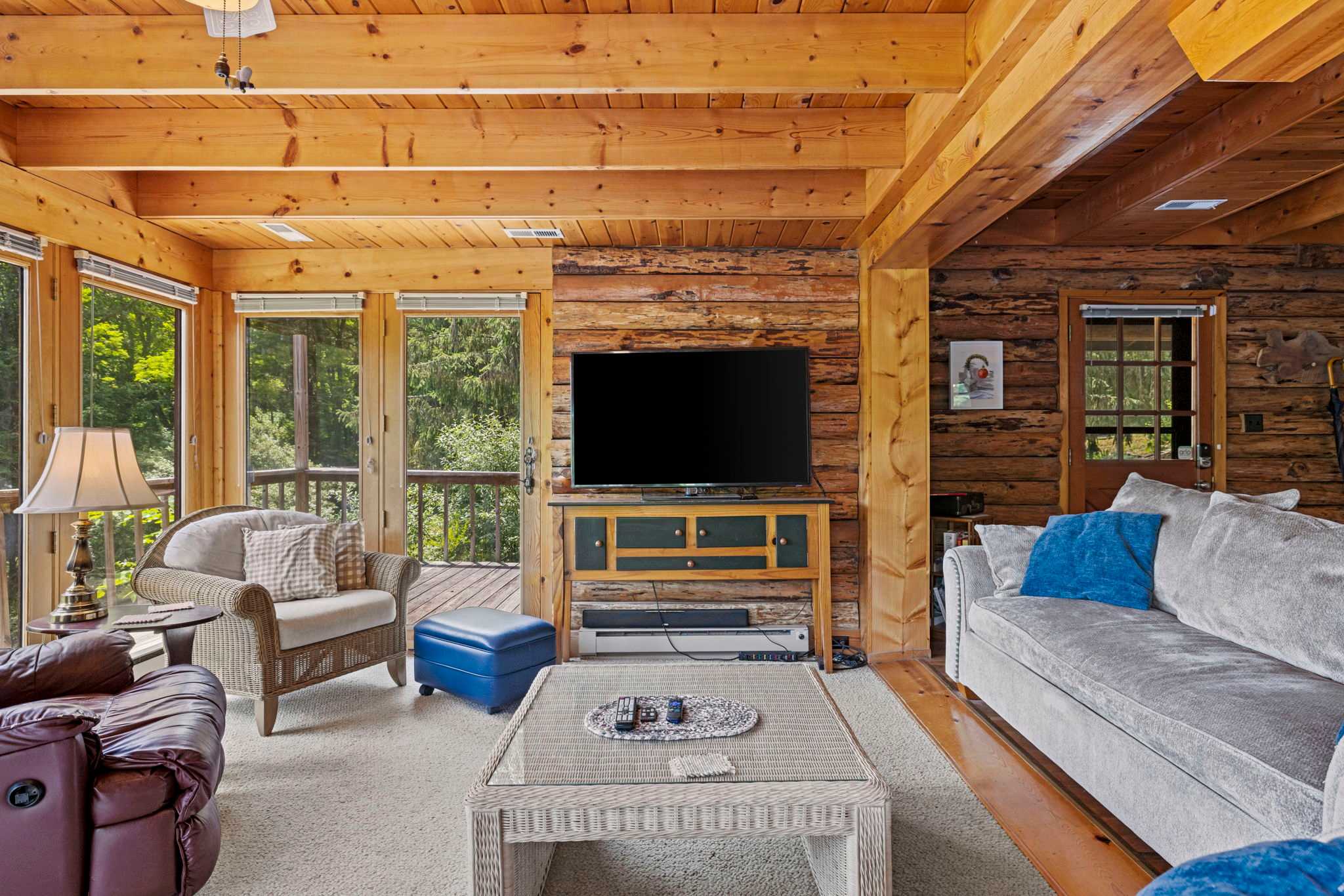 Hot Tub, Private Trails, Waterfall & Outdoor Fun