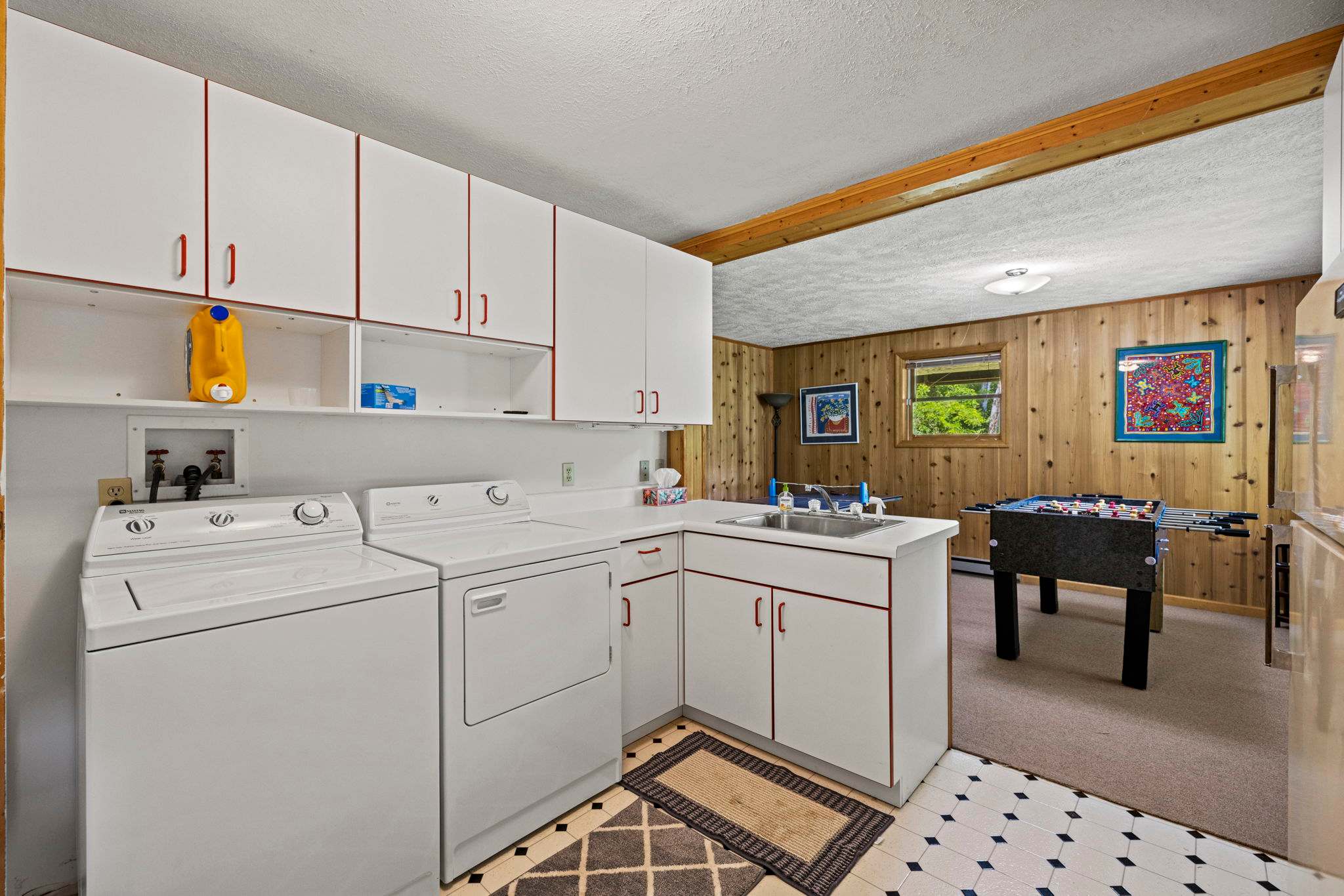 Hot Tub, Private Trails, Waterfall & Outdoor Fun