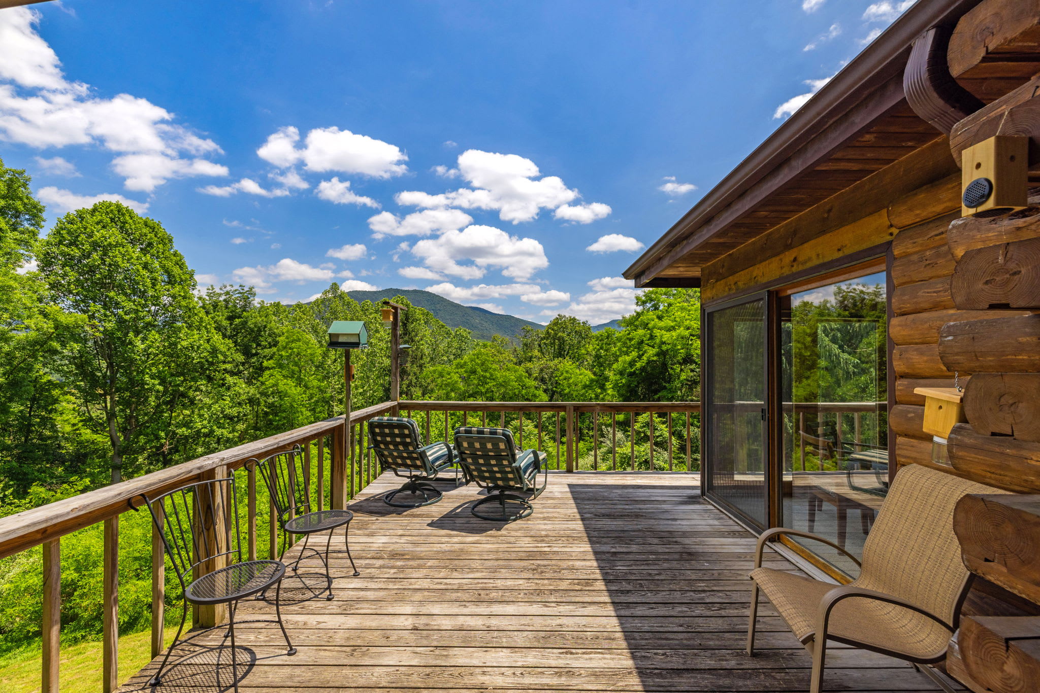 Hot Tub, Private Trails, Waterfall & Outdoor Fun