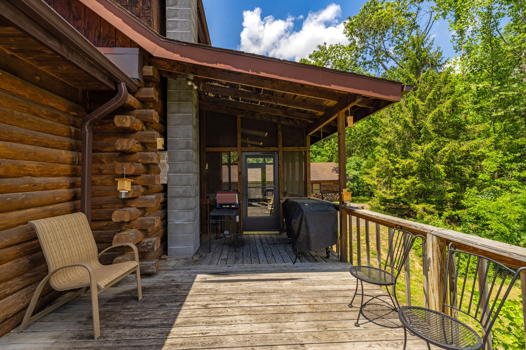 Hot Tub, Private Trails, Waterfall & Outdoor Fun