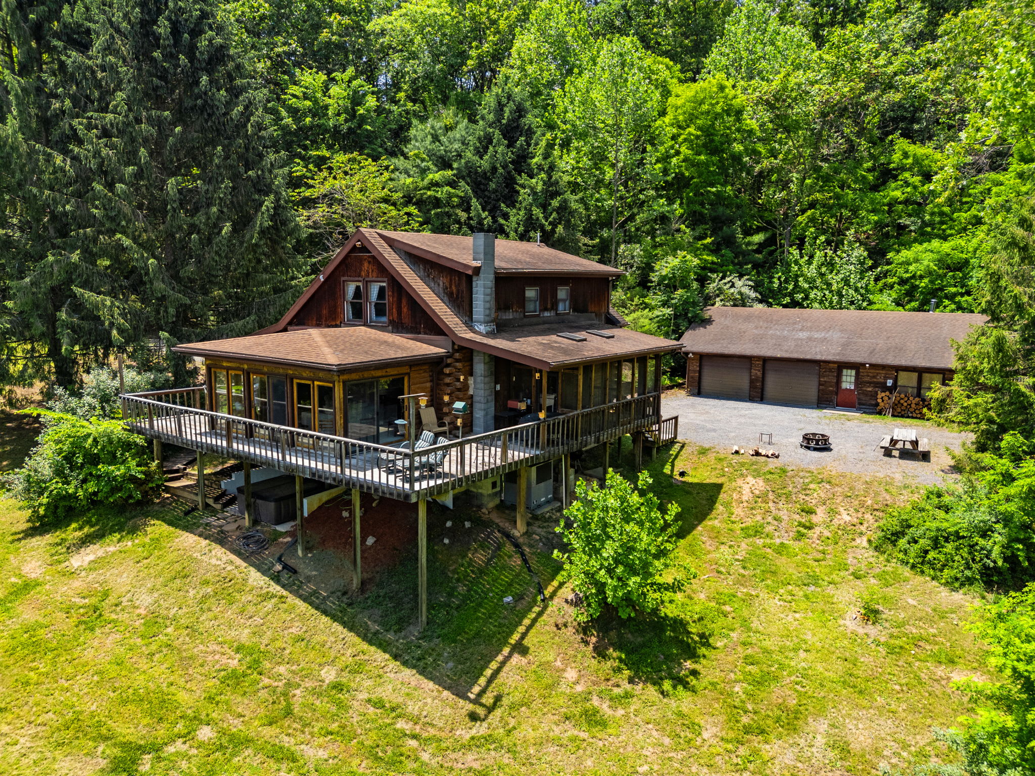 Hot Tub, Private Trails, Waterfall & Outdoor Fun
