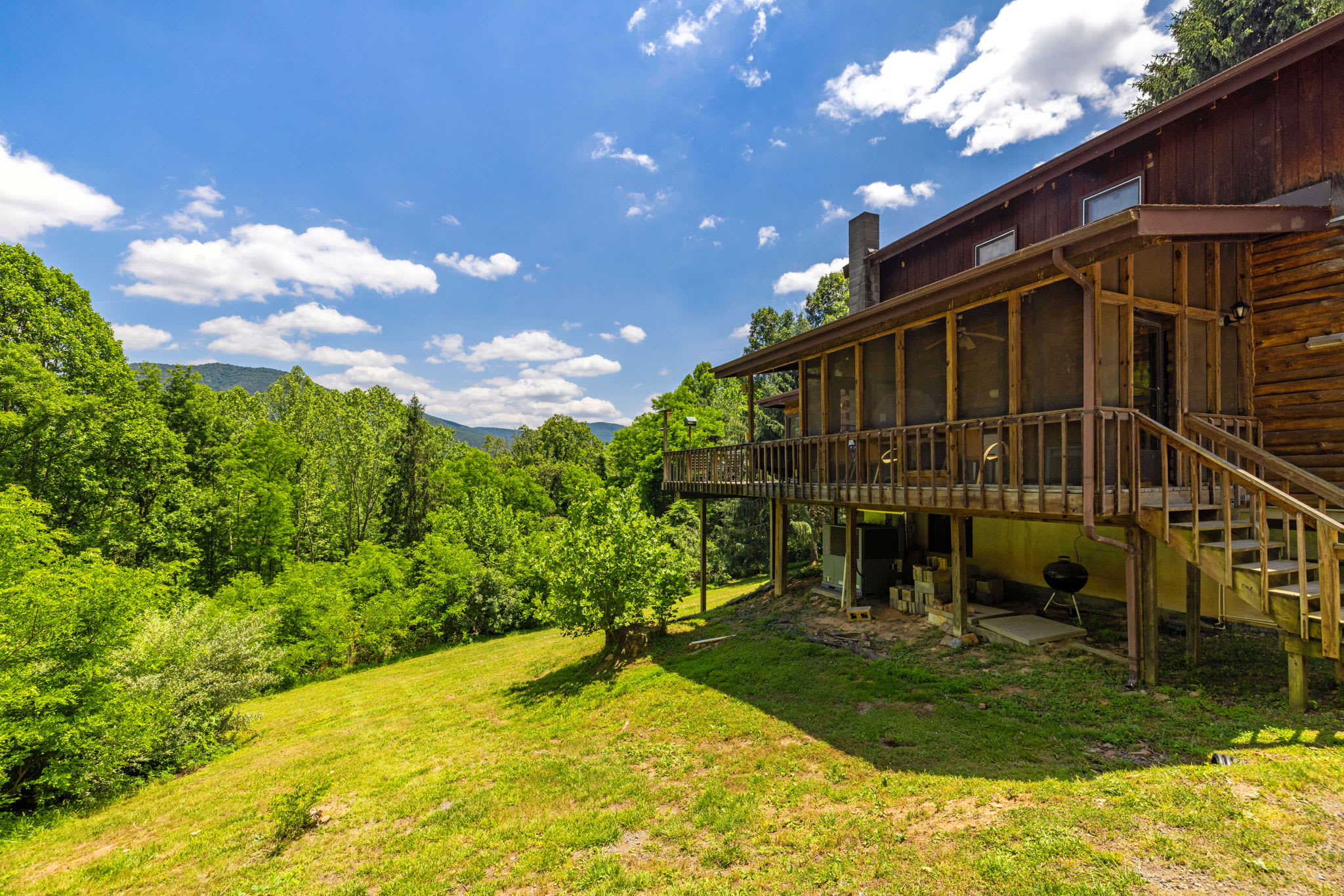 Hot Tub, Private Trails, Waterfall & Outdoor Fun