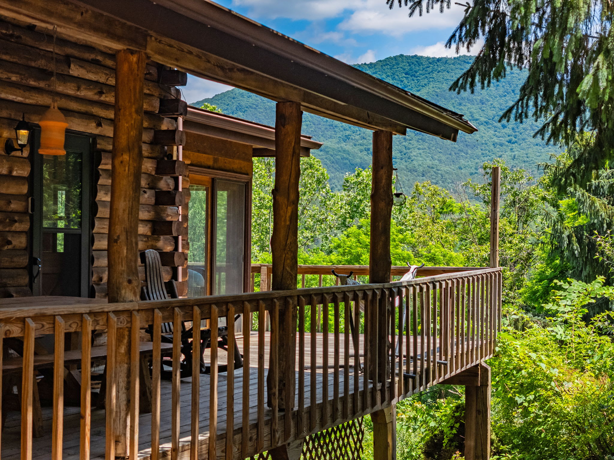 Hot Tub, Private Trails, Waterfall & Outdoor Fun