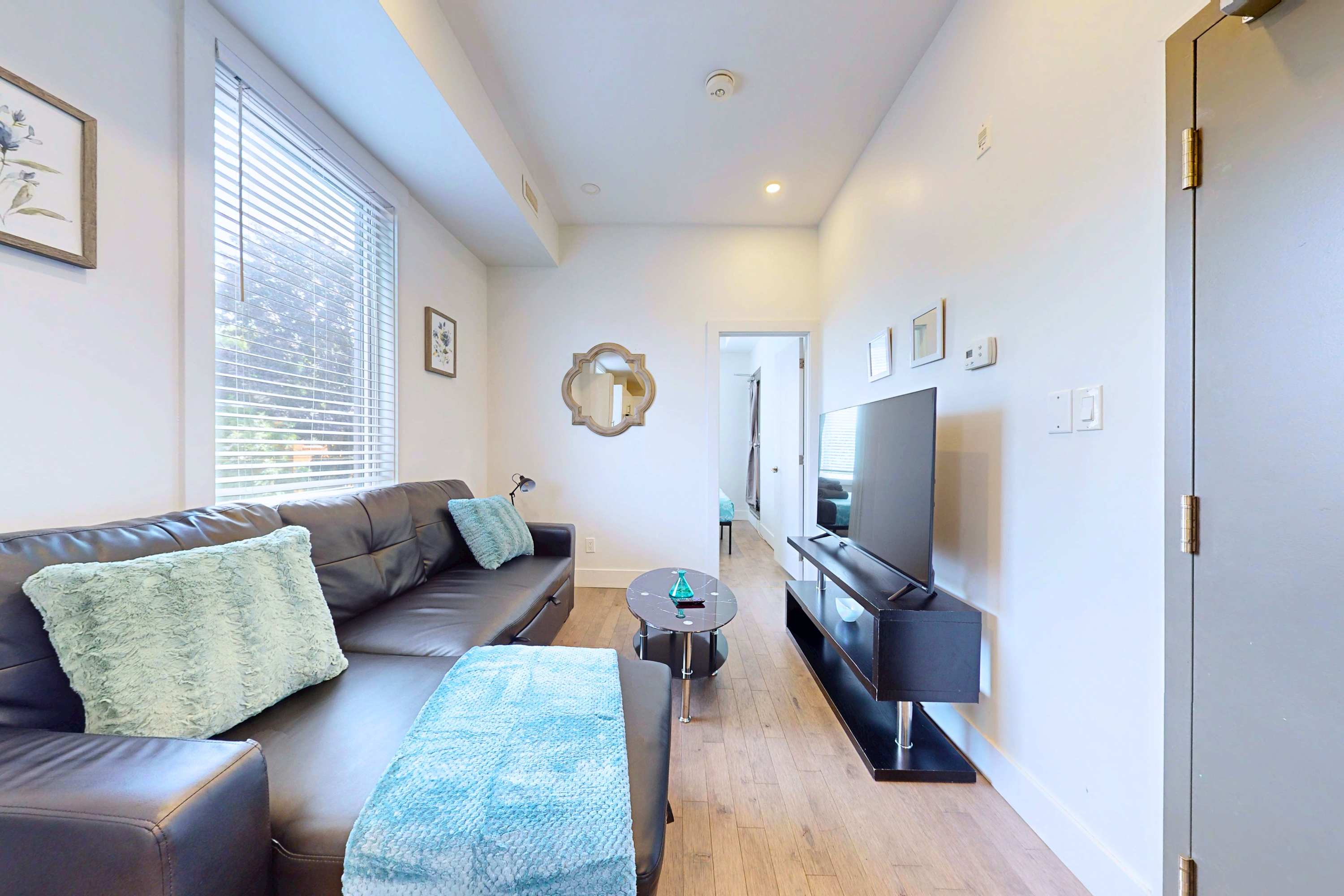 Modern Suite near Woodbine Beach and Downtown
