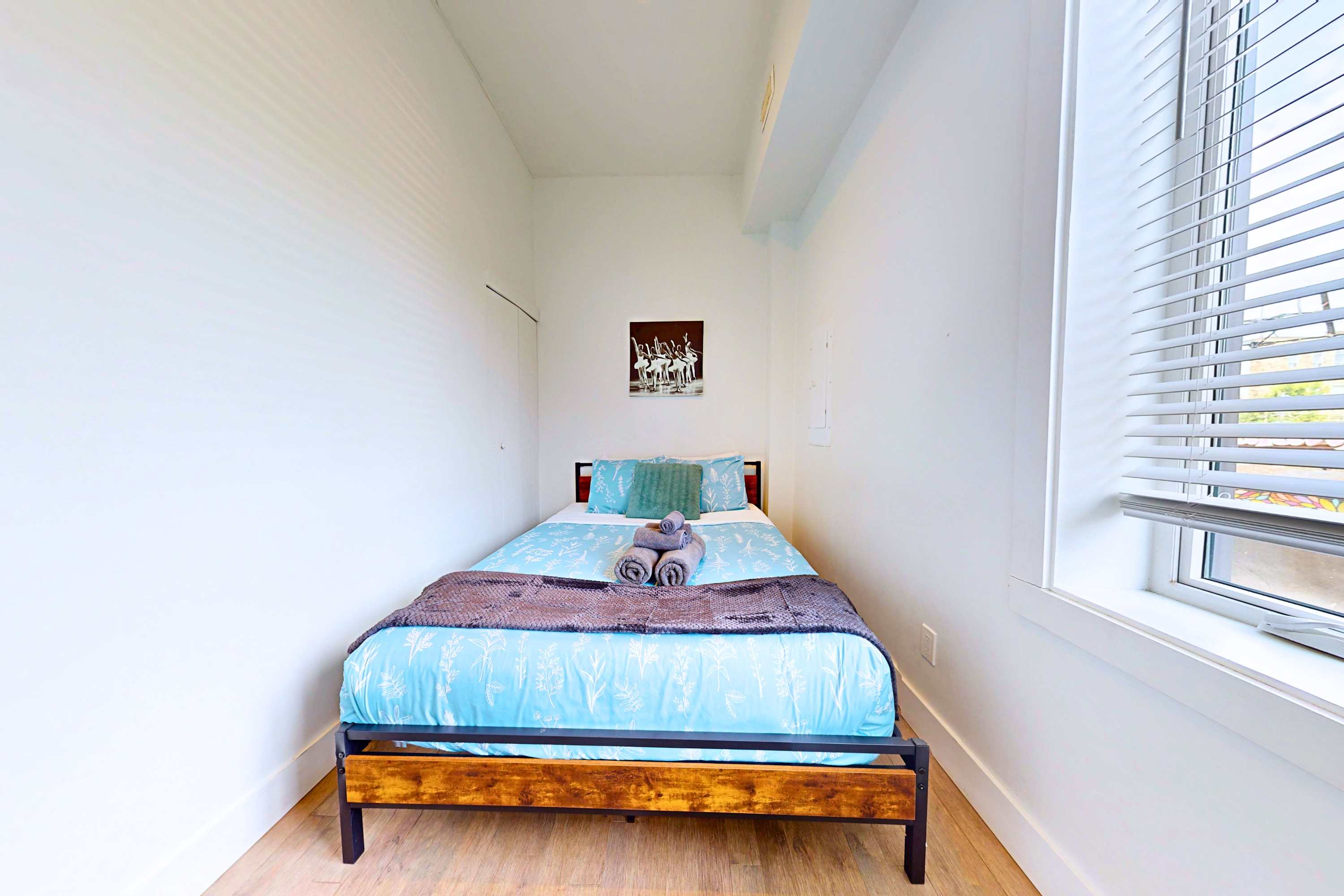 Second queen bedroom