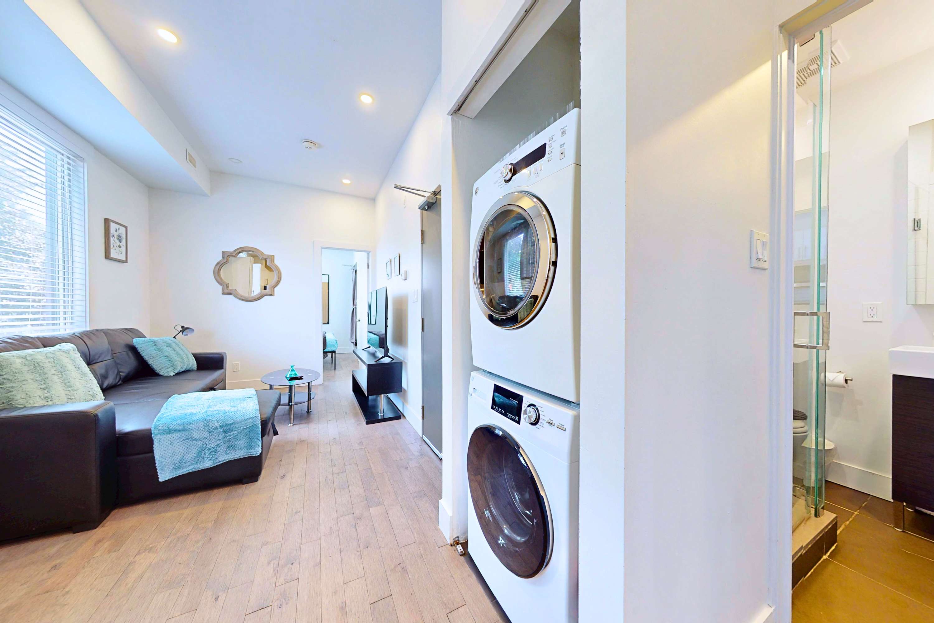 In-suite laundry facilities (washer and dryer)