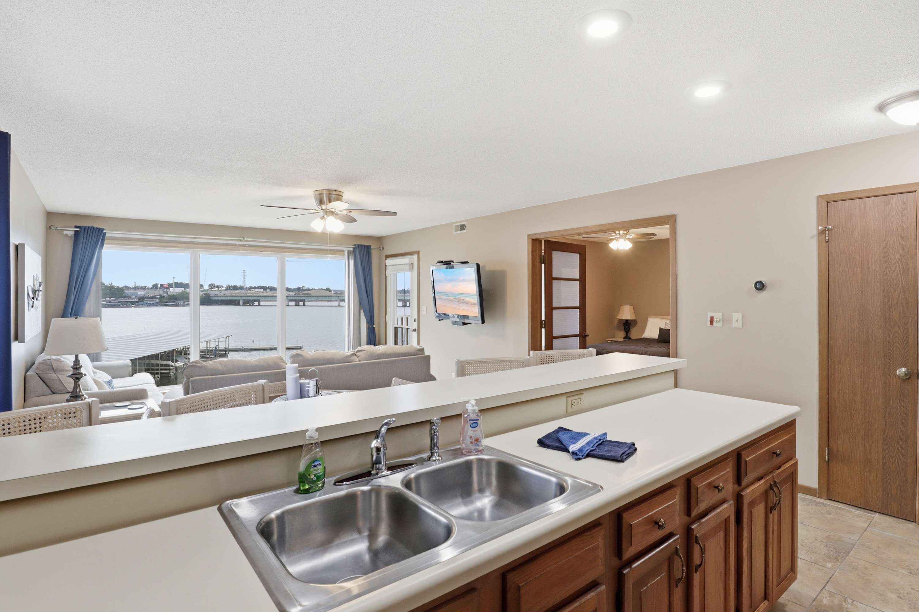 Parkside Escape|Seasonal Pool|Lake View|Pool View