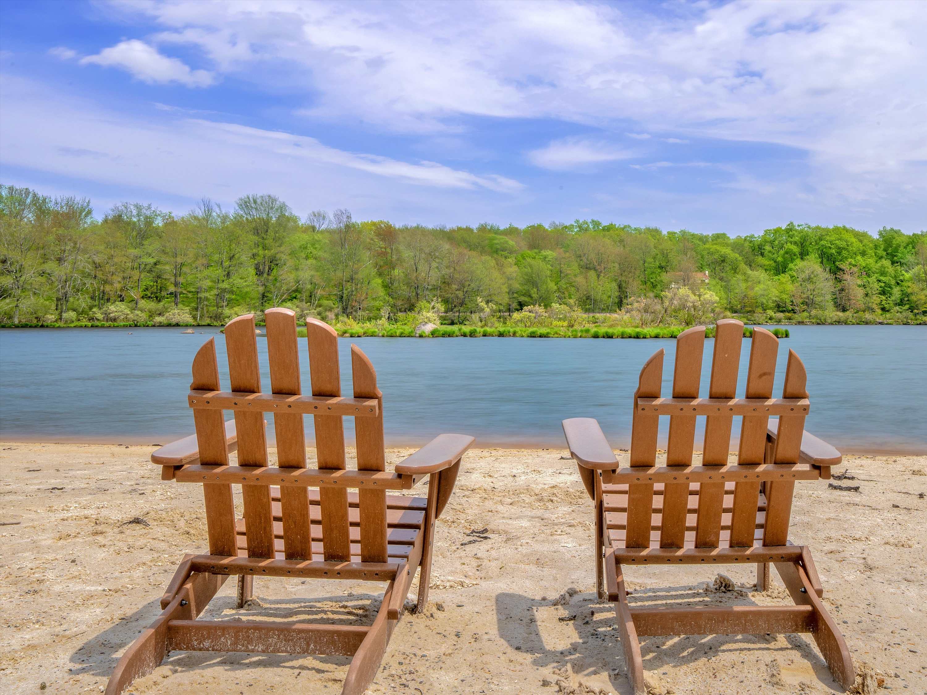 Woodsy Cabin Chalet | Hot Tub | Fire Pit | BB Lake