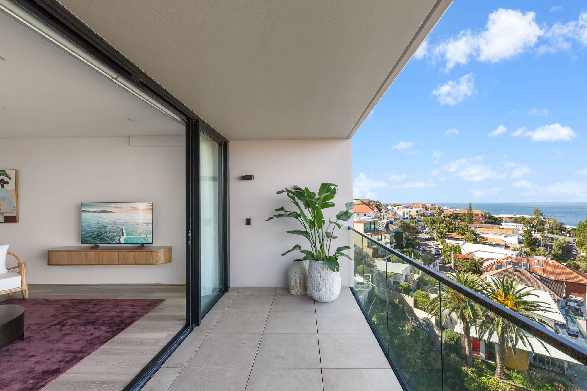 Luxury Apartment with Iconic Tamarama Views