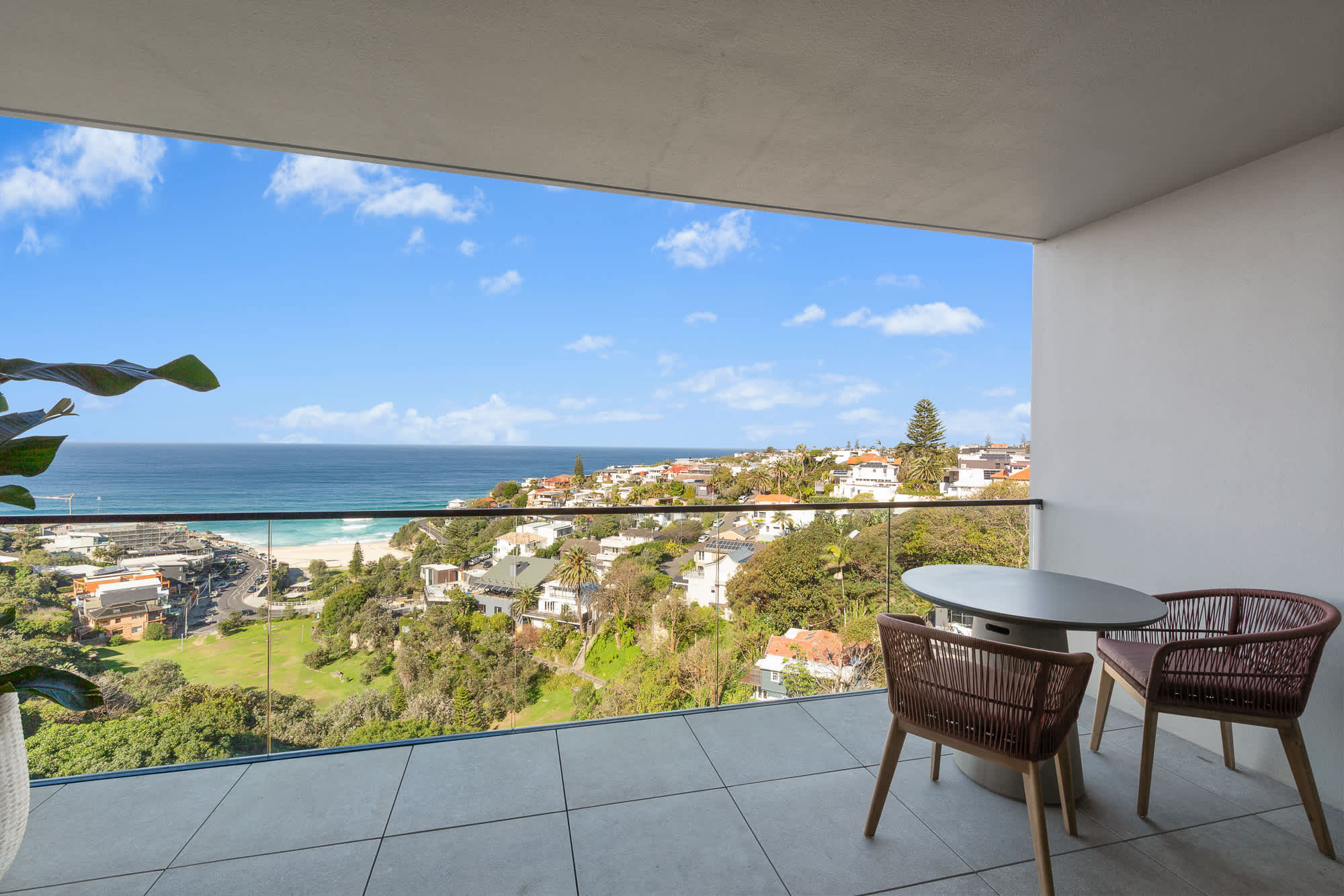 Luxury Apartment with Iconic Tamarama Views
