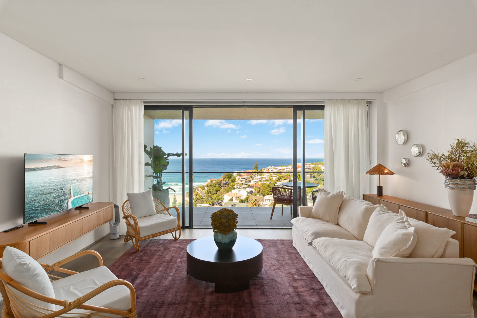 Luxury Apartment with Iconic Tamarama Views