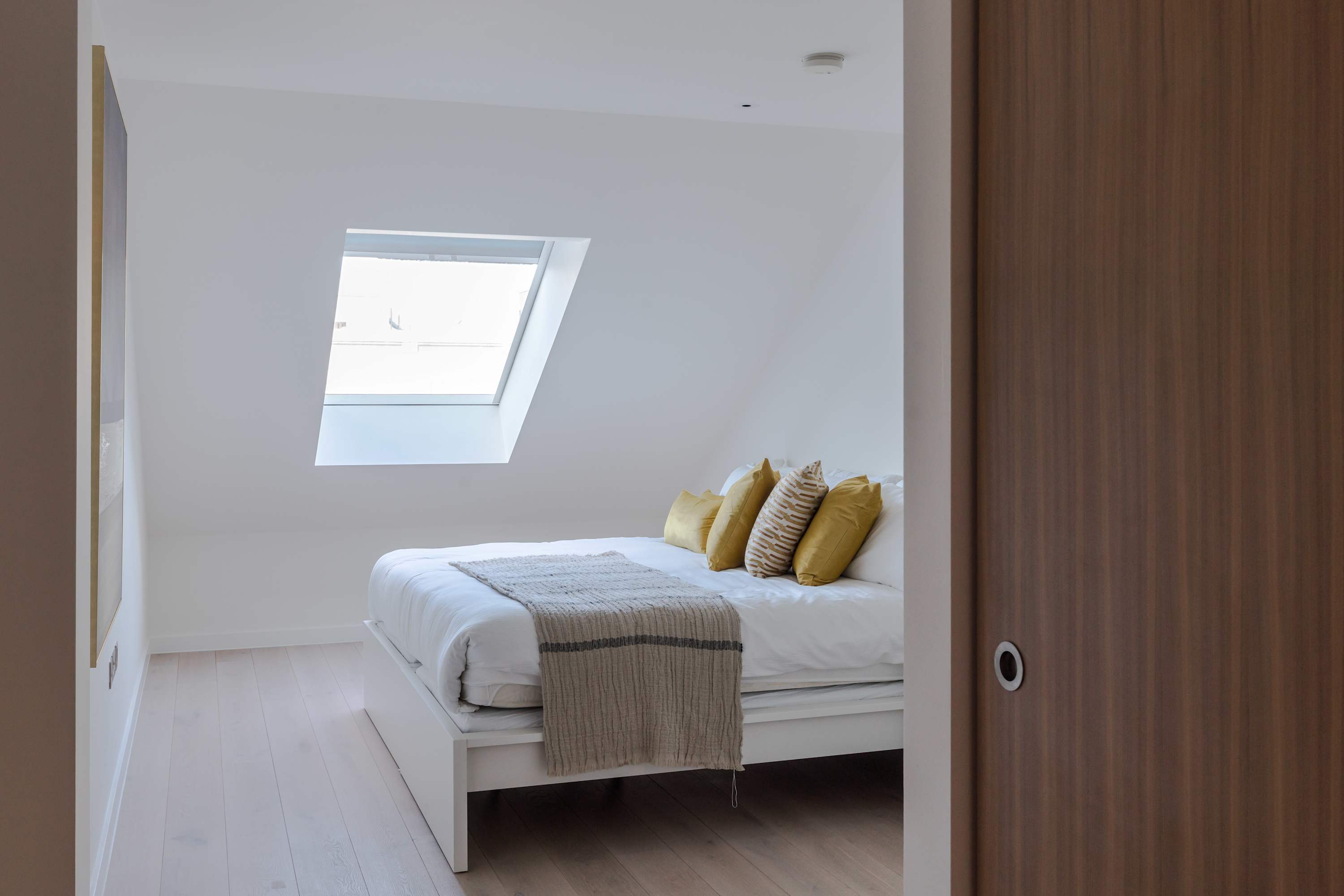 Soho 2-Bed Penthouse · AC · Sleeps 6 in Hollen Street, 6 W1F - Property image 16 - VivreStays