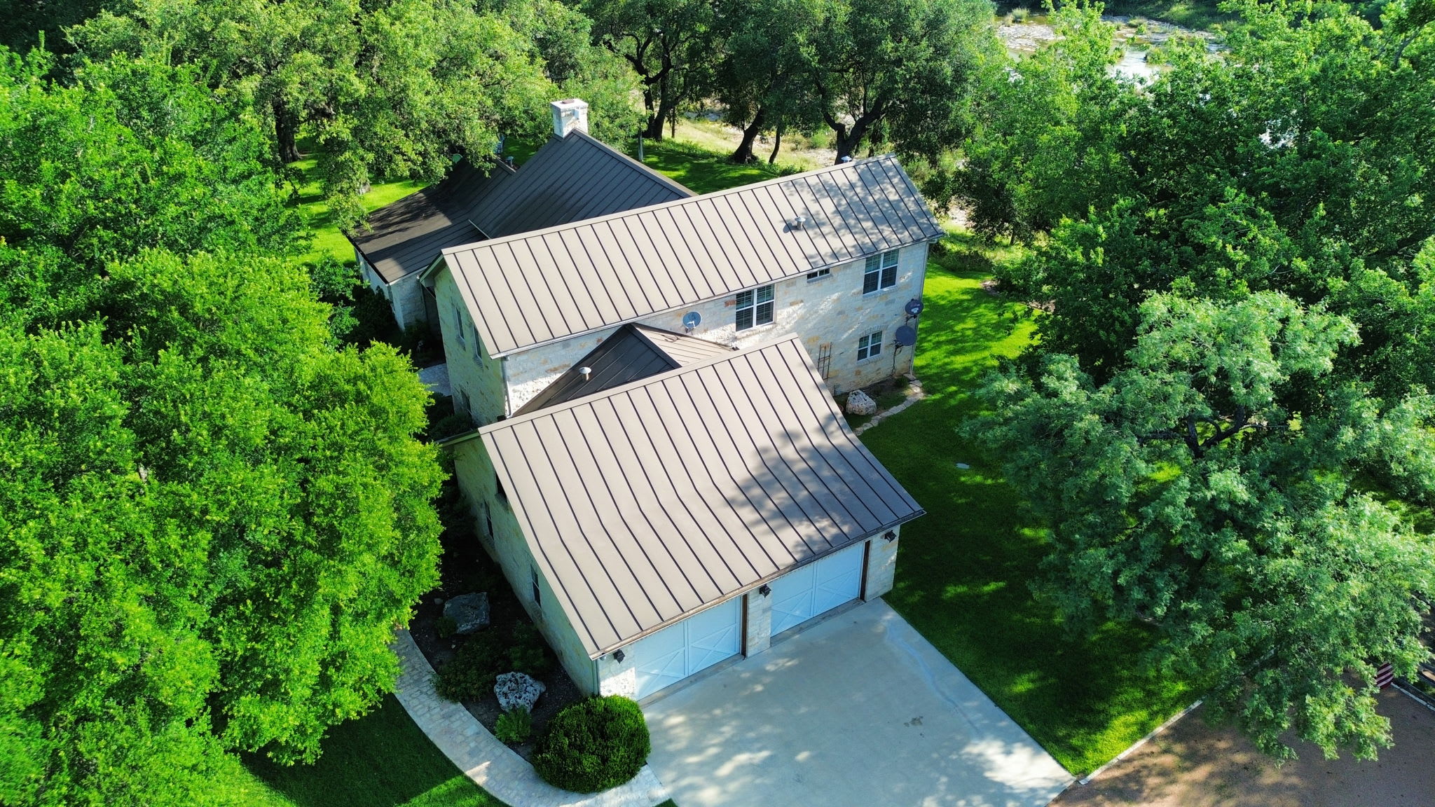 River House | 4-BDR Luxury Riverfront Estate | Photo 48