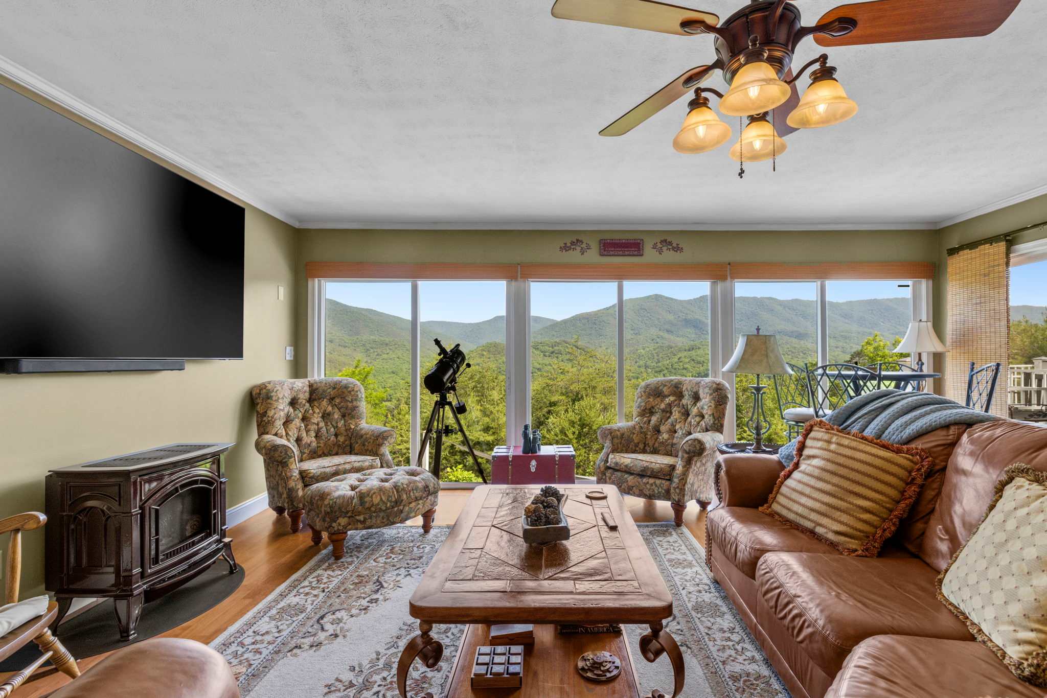 2 Mountain Retreats w 16 Bedrooms, Hot Tubs & More
