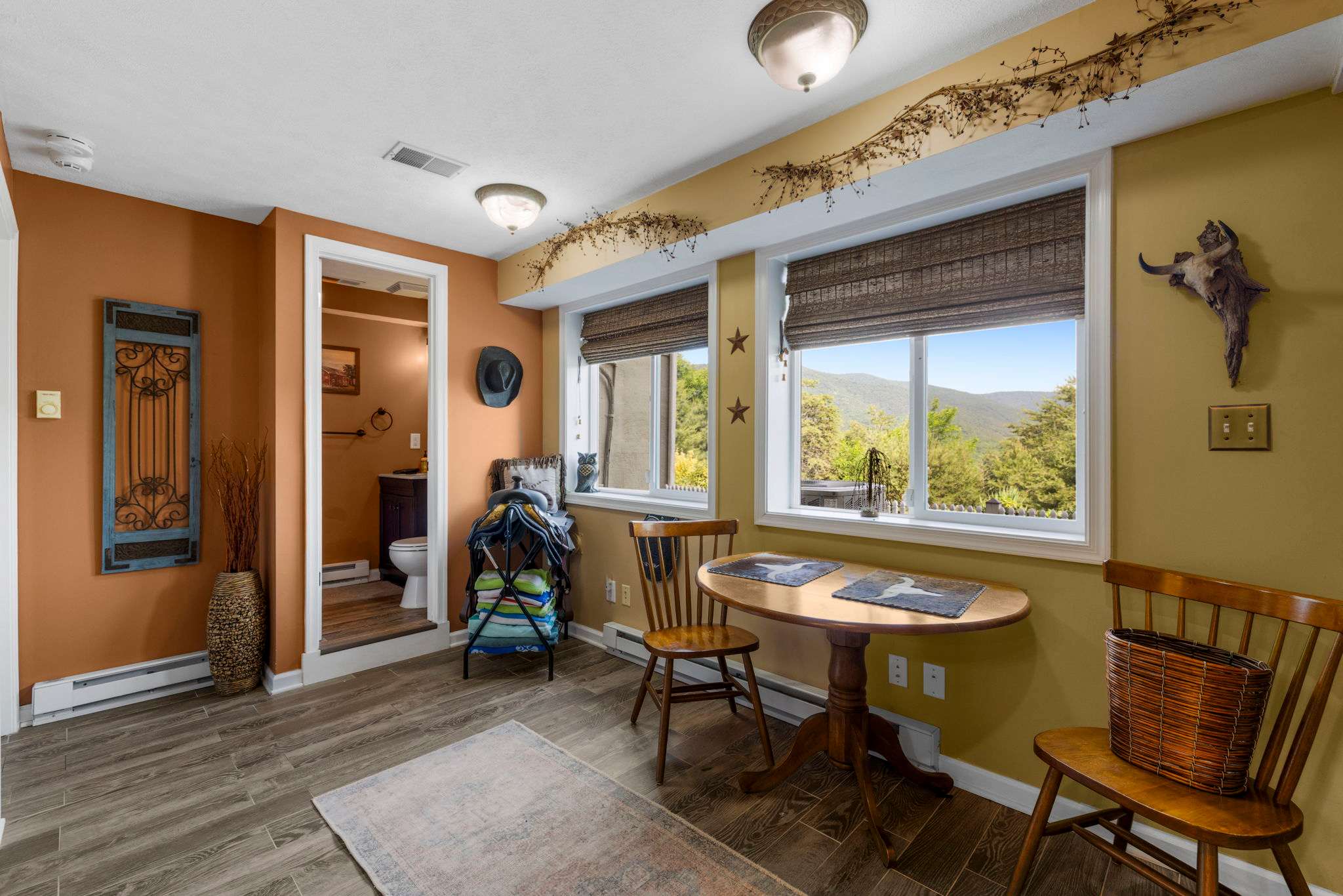 2 Mountain Retreats w 16 Bedrooms, Hot Tubs & More