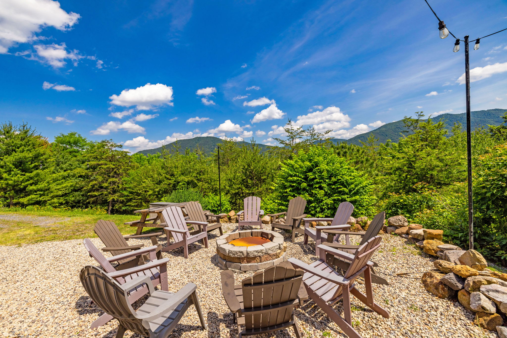 2 Mountain Retreats w 16 Bedrooms, Hot Tubs & More