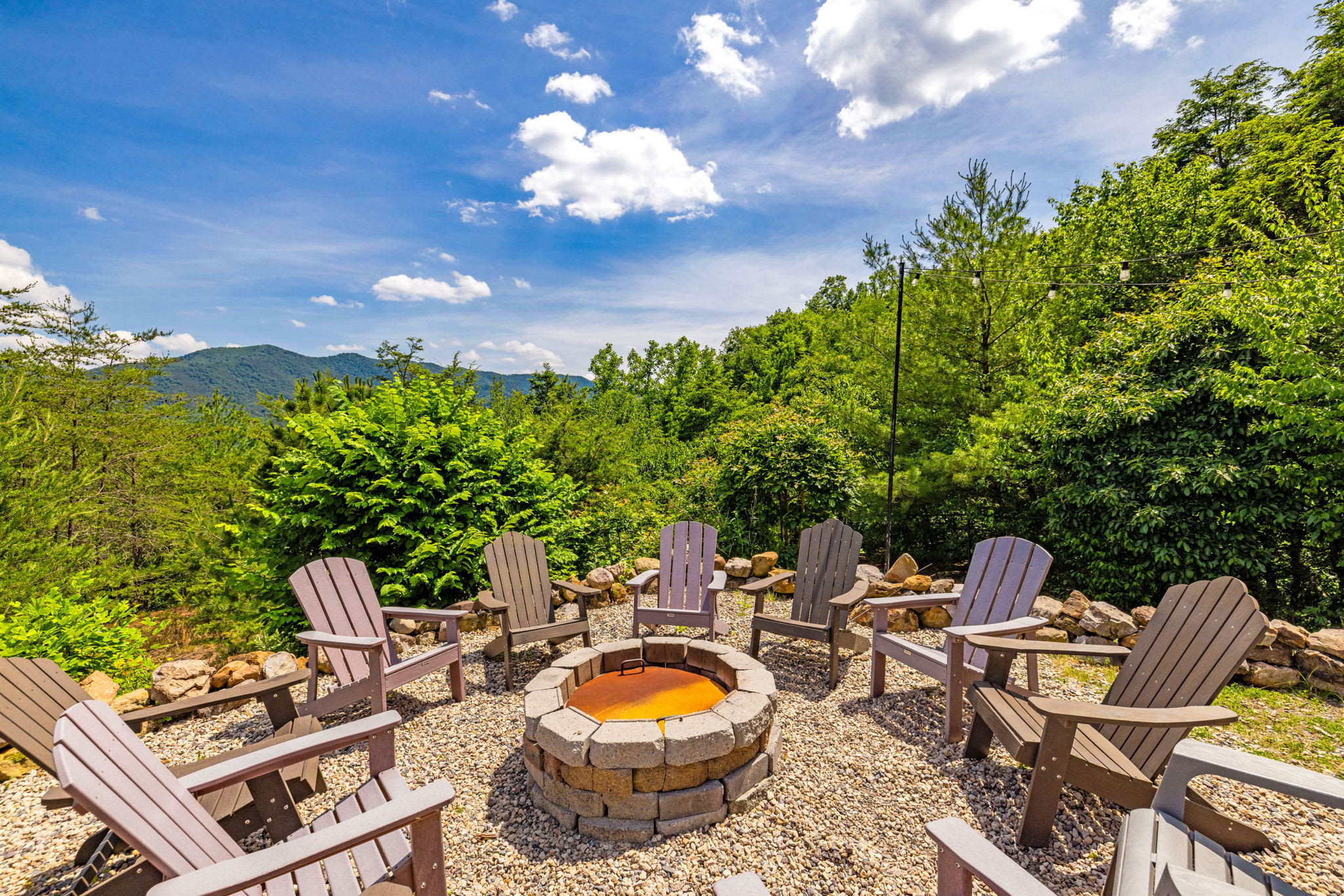 2 Mountain Retreats w 16 Bedrooms, Hot Tubs & More