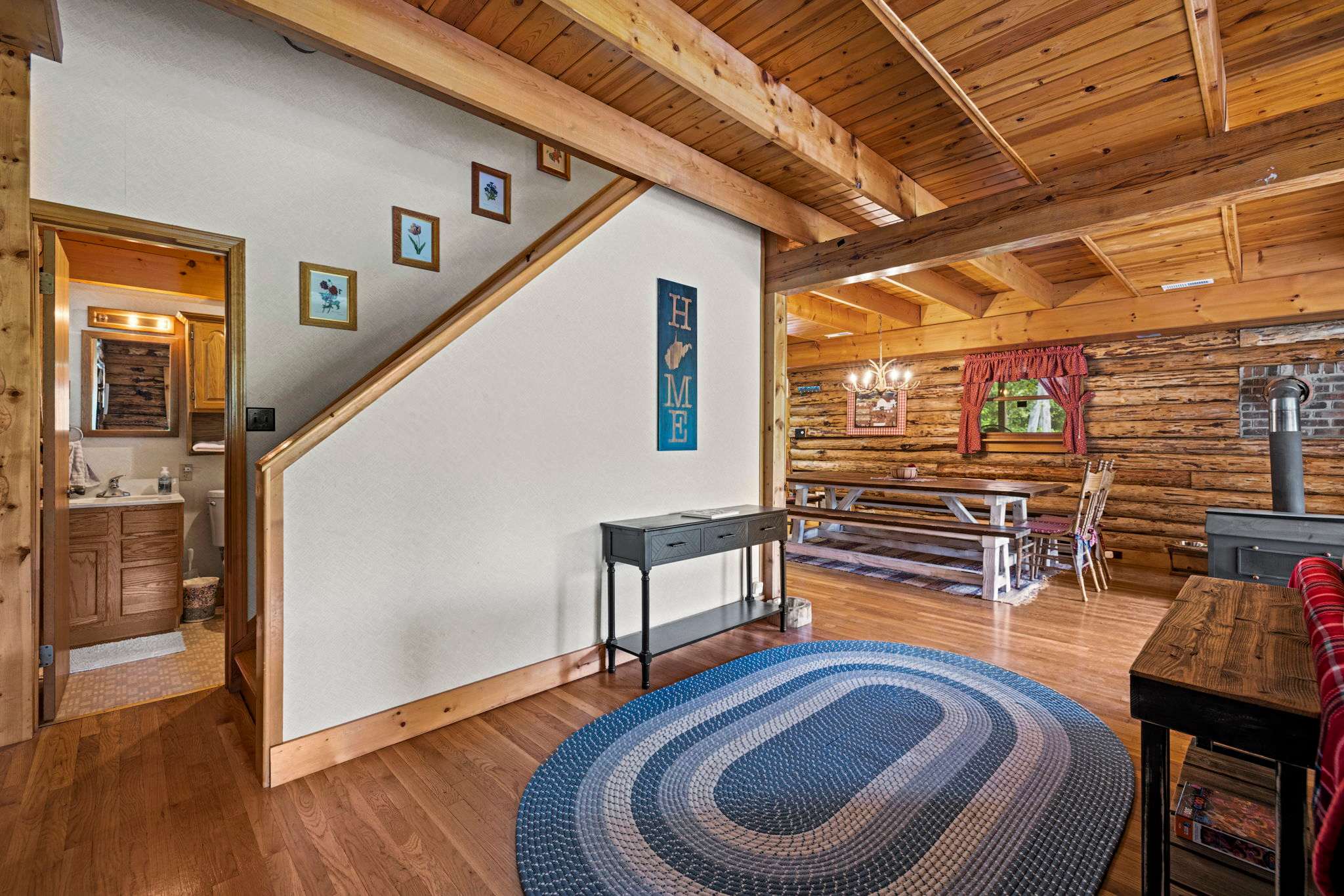 2 Mountain Retreats w 16 Bedrooms, Hot Tubs & More