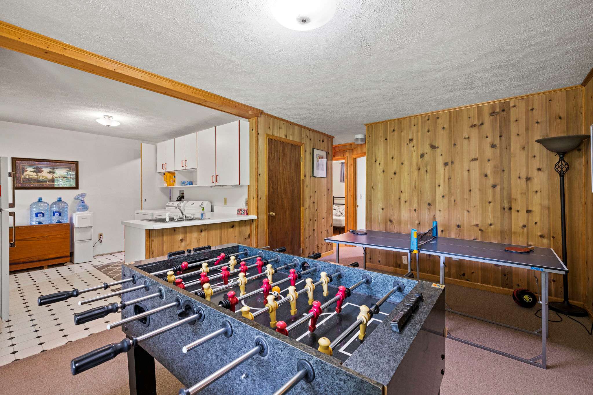 2 Mountain Retreats w 16 Bedrooms, Hot Tubs & More