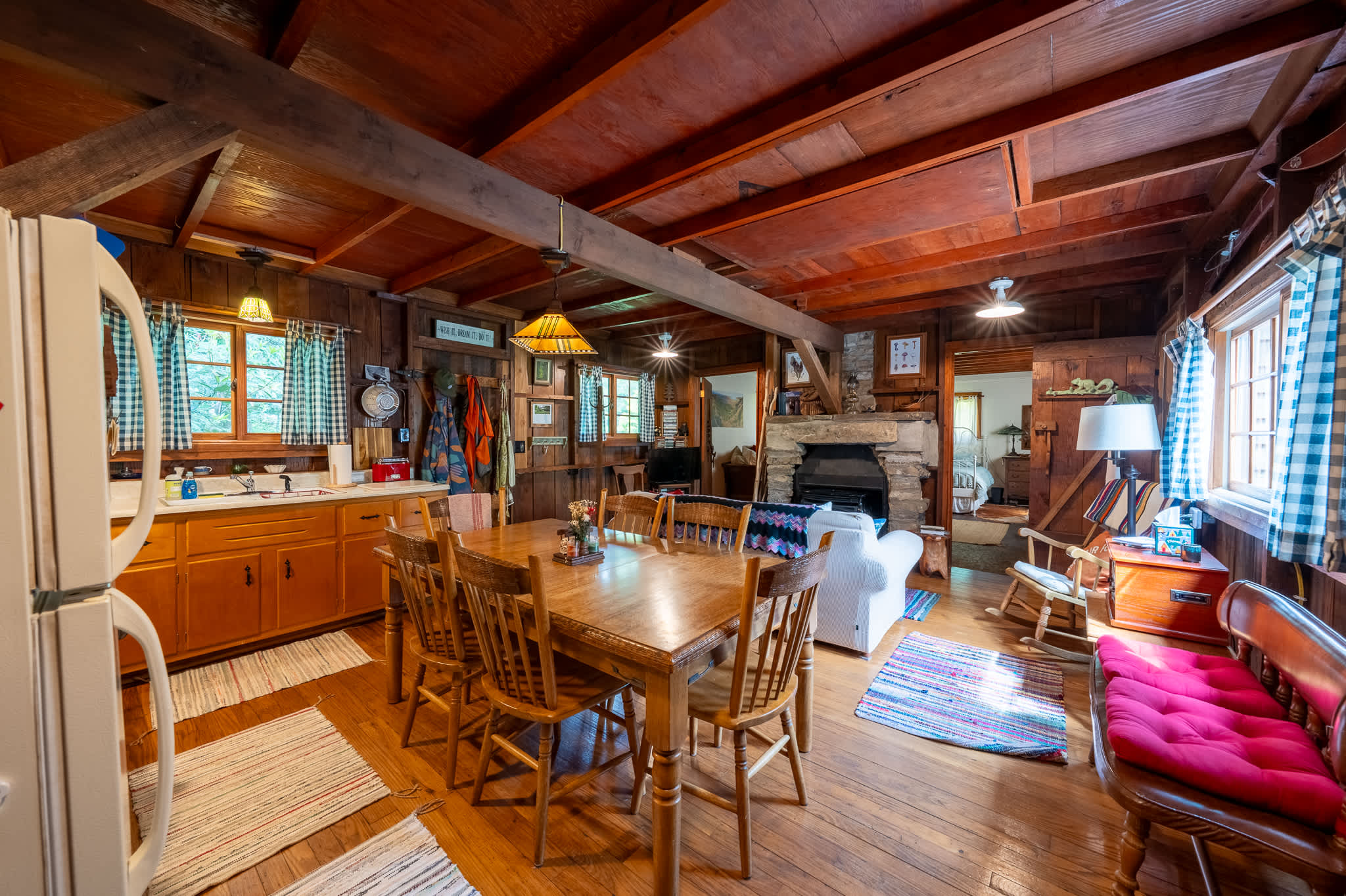 Cozy Cabin w/Pavilion, Deck, Fireplace & FirePit