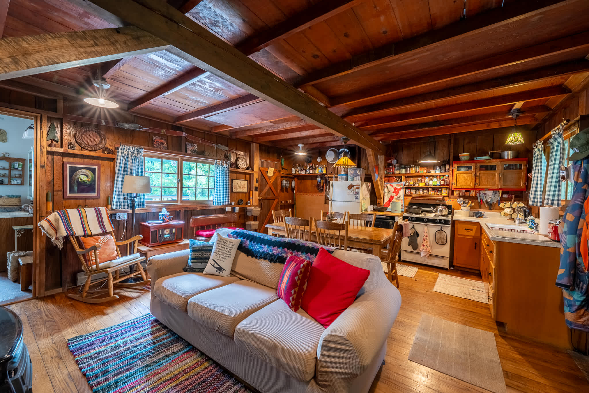 Enjoy a warm and welcoming space made for gathering and unwinding, with board games, puzzles, books, DVD/VHS collection, and a smart TV for streaming.