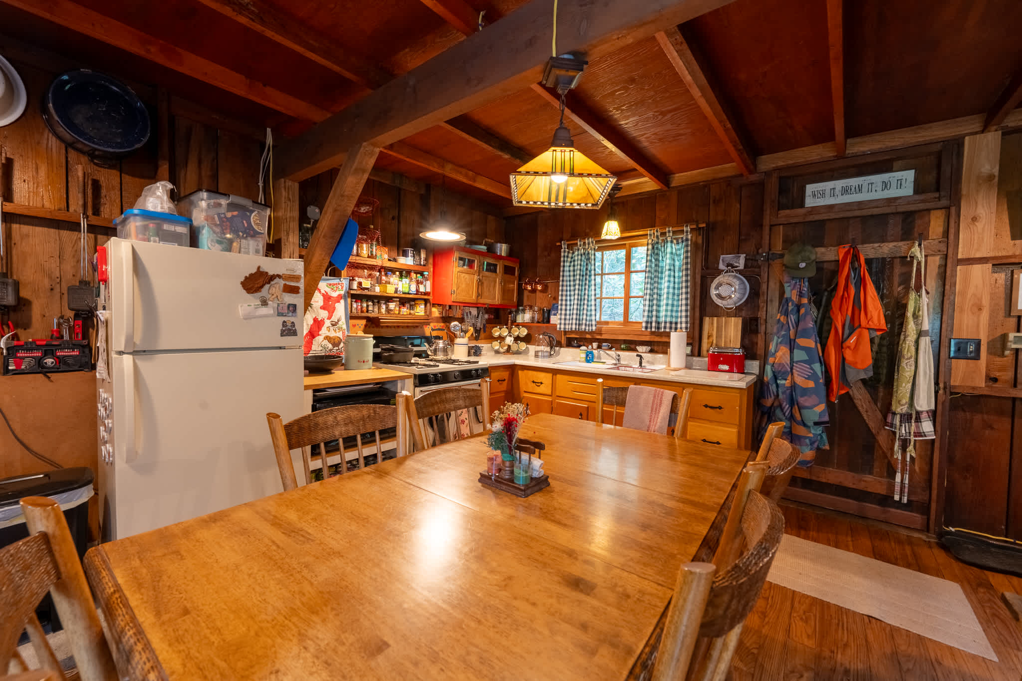 Cozy Cabin w/Pavilion, Deck, Fireplace & FirePit
