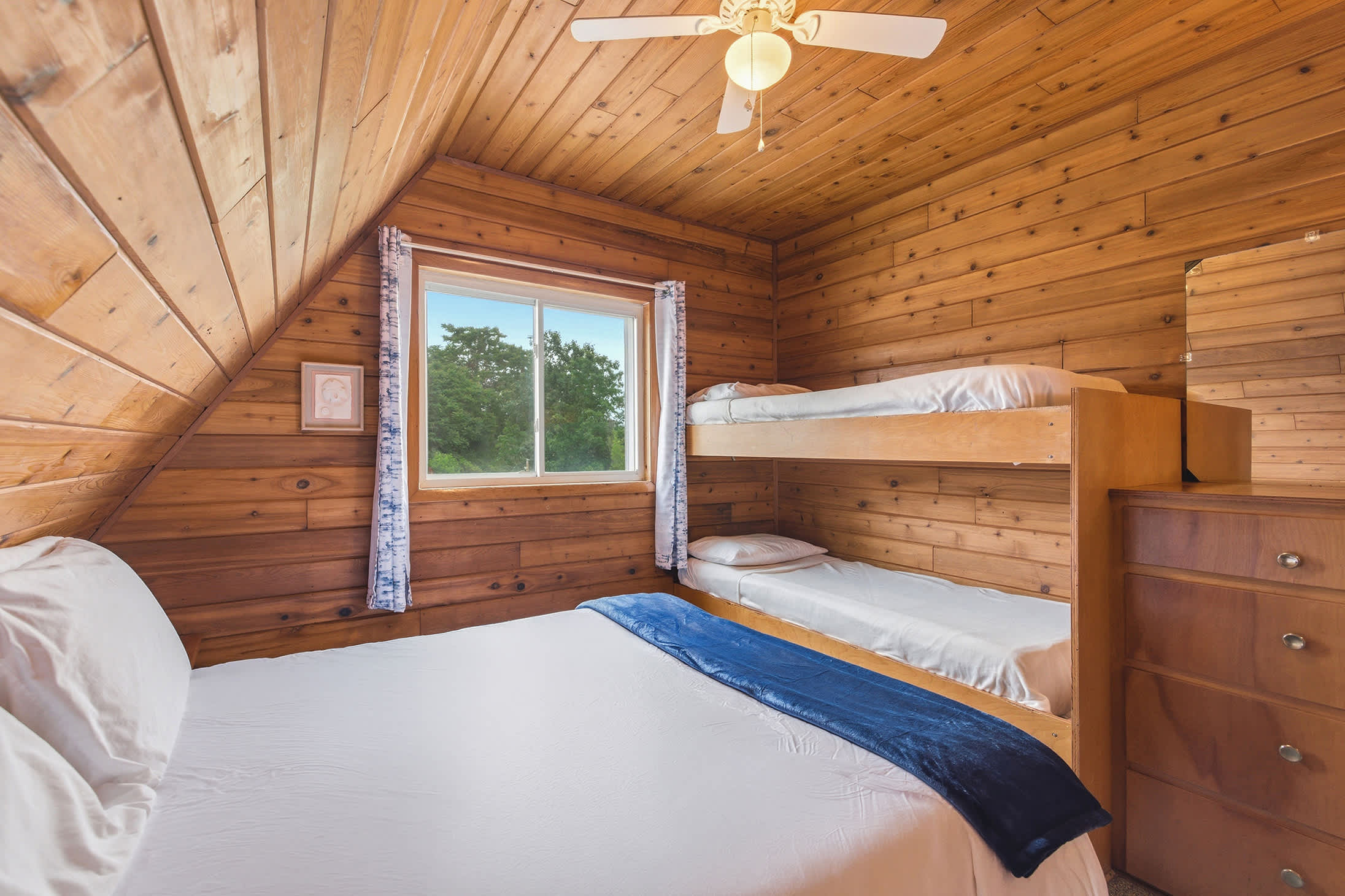 Flexible sleeping arrangements make it easy to accommodate kids and adults.