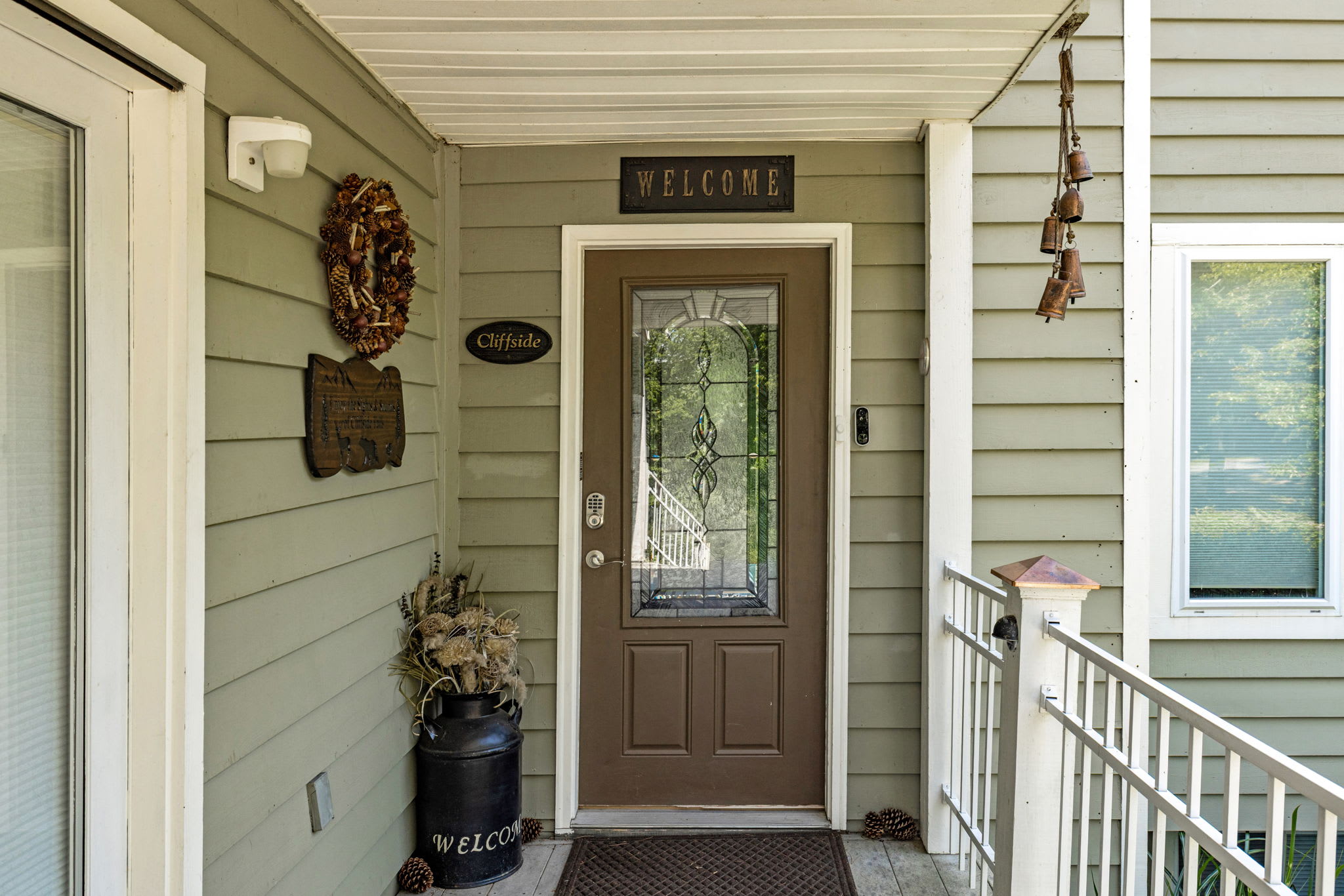 Secluded Retreat Endless Mtn Views, Rushing Stream