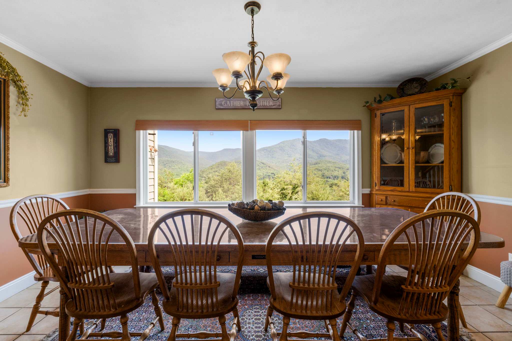 Secluded Retreat Endless Mtn Views, Rushing Stream