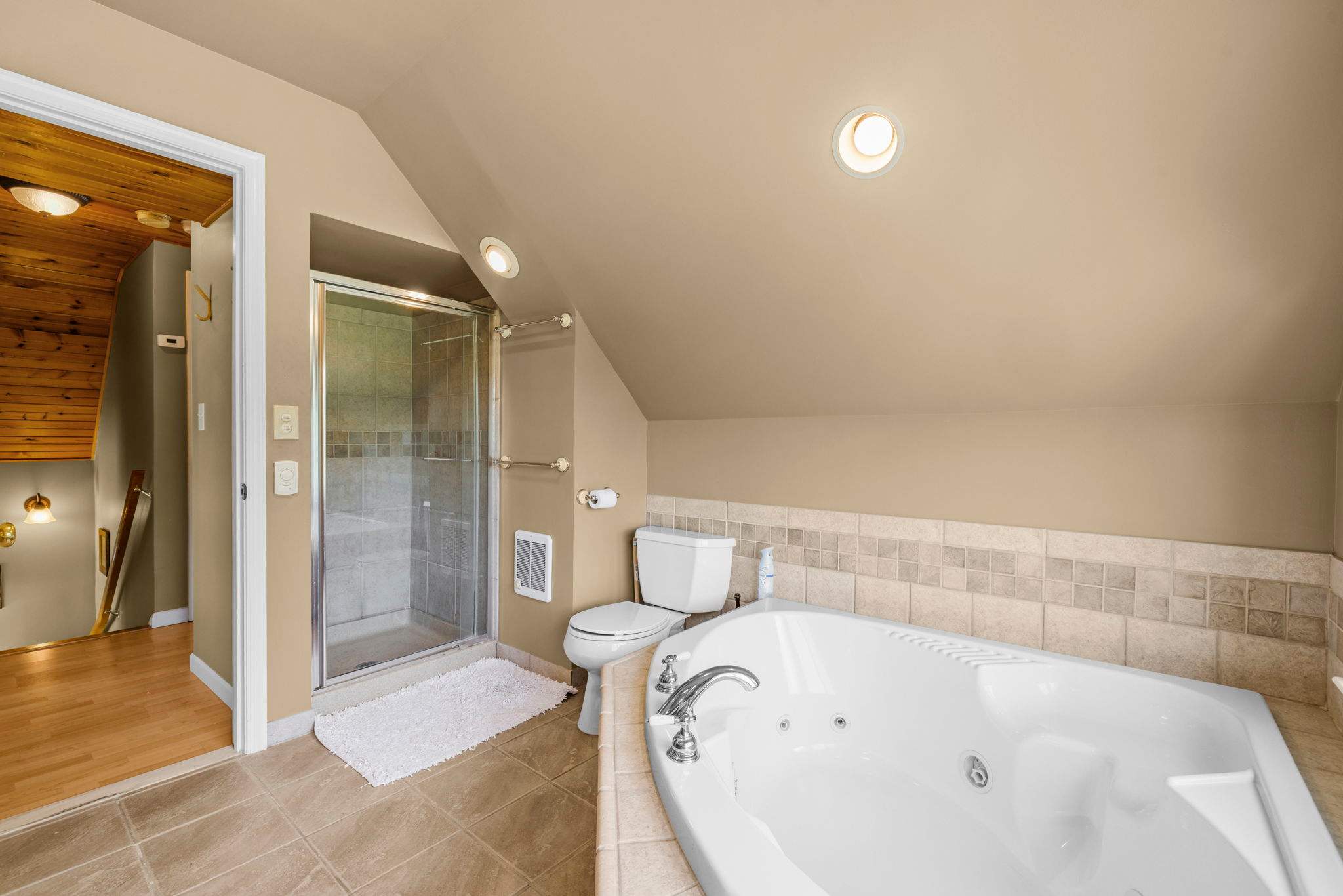 Secluded Retreat Endless Mtn Views, Rushing Stream