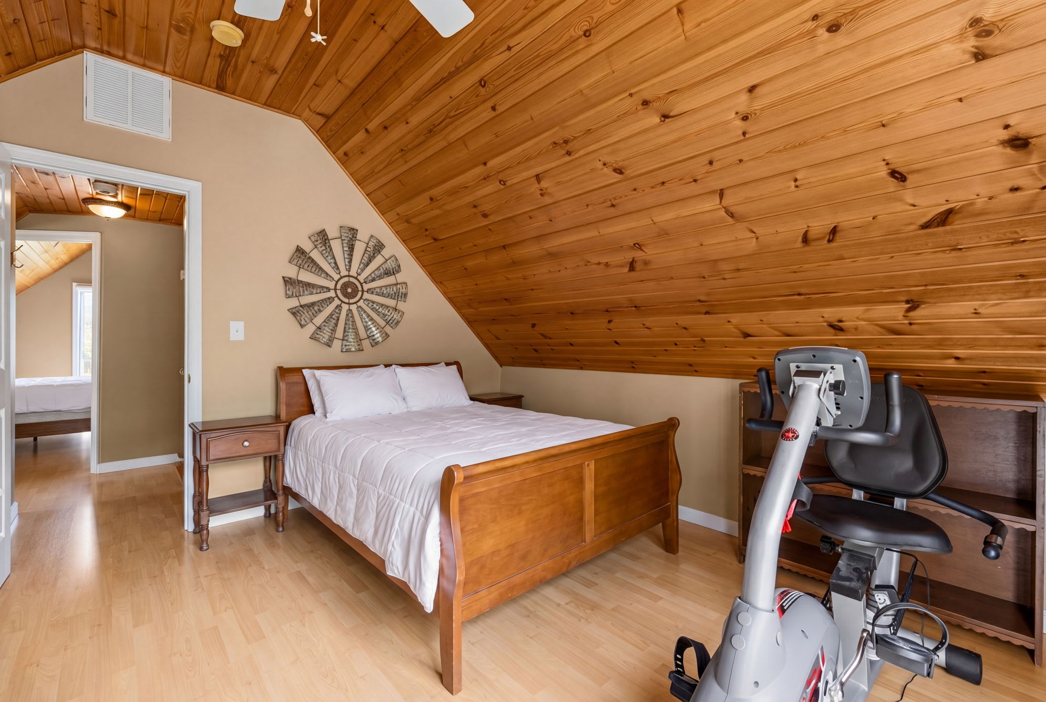 Secluded Retreat Endless Mtn Views, Rushing Stream