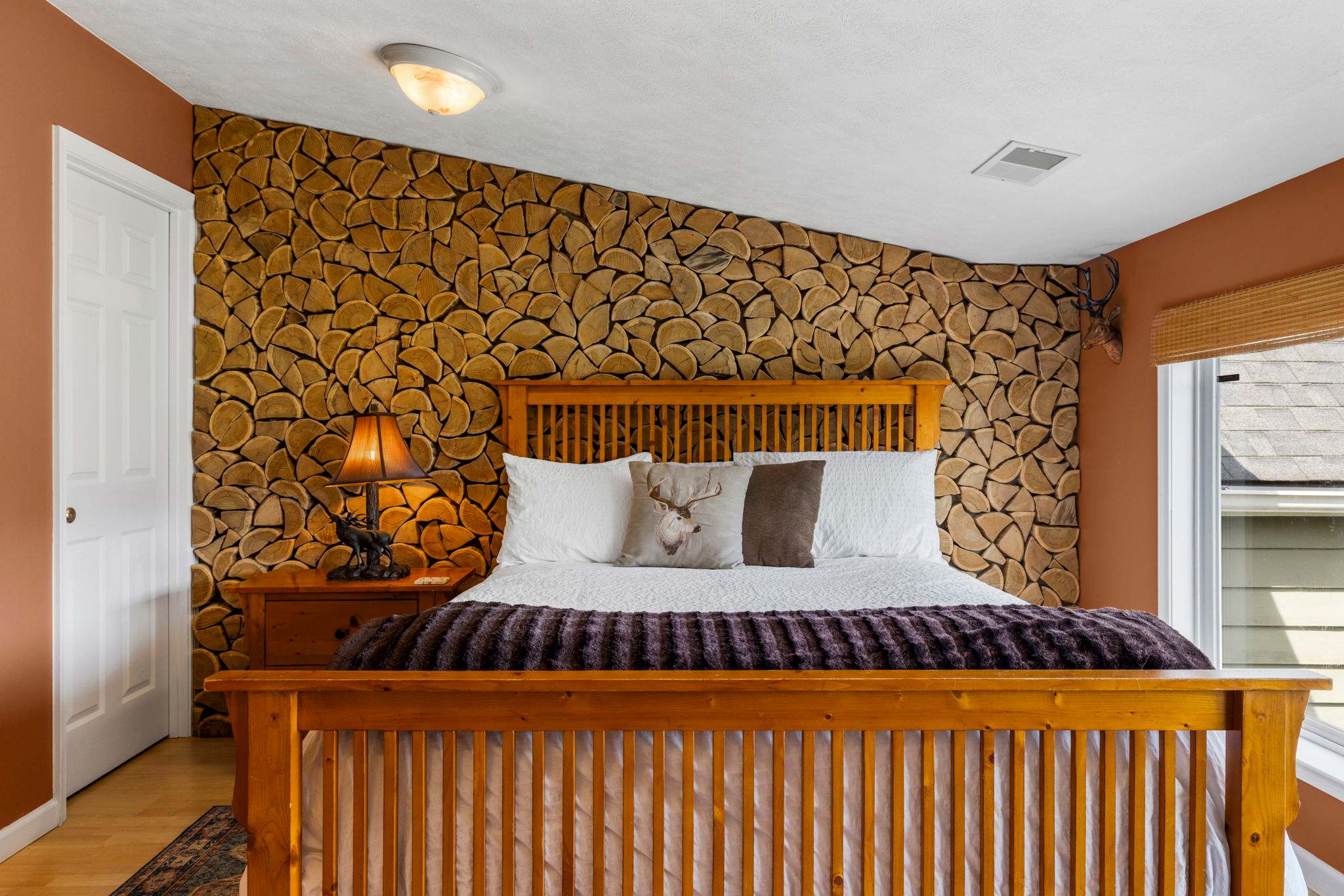 Secluded Retreat Endless Mtn Views, Rushing Stream