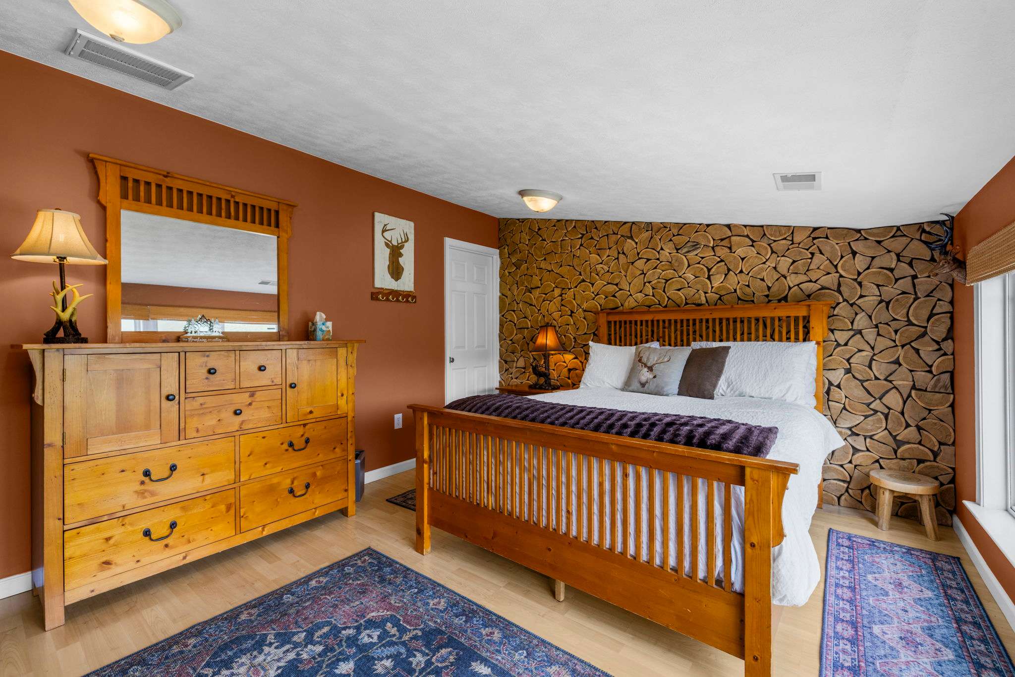 Secluded Retreat Endless Mtn Views, Rushing Stream