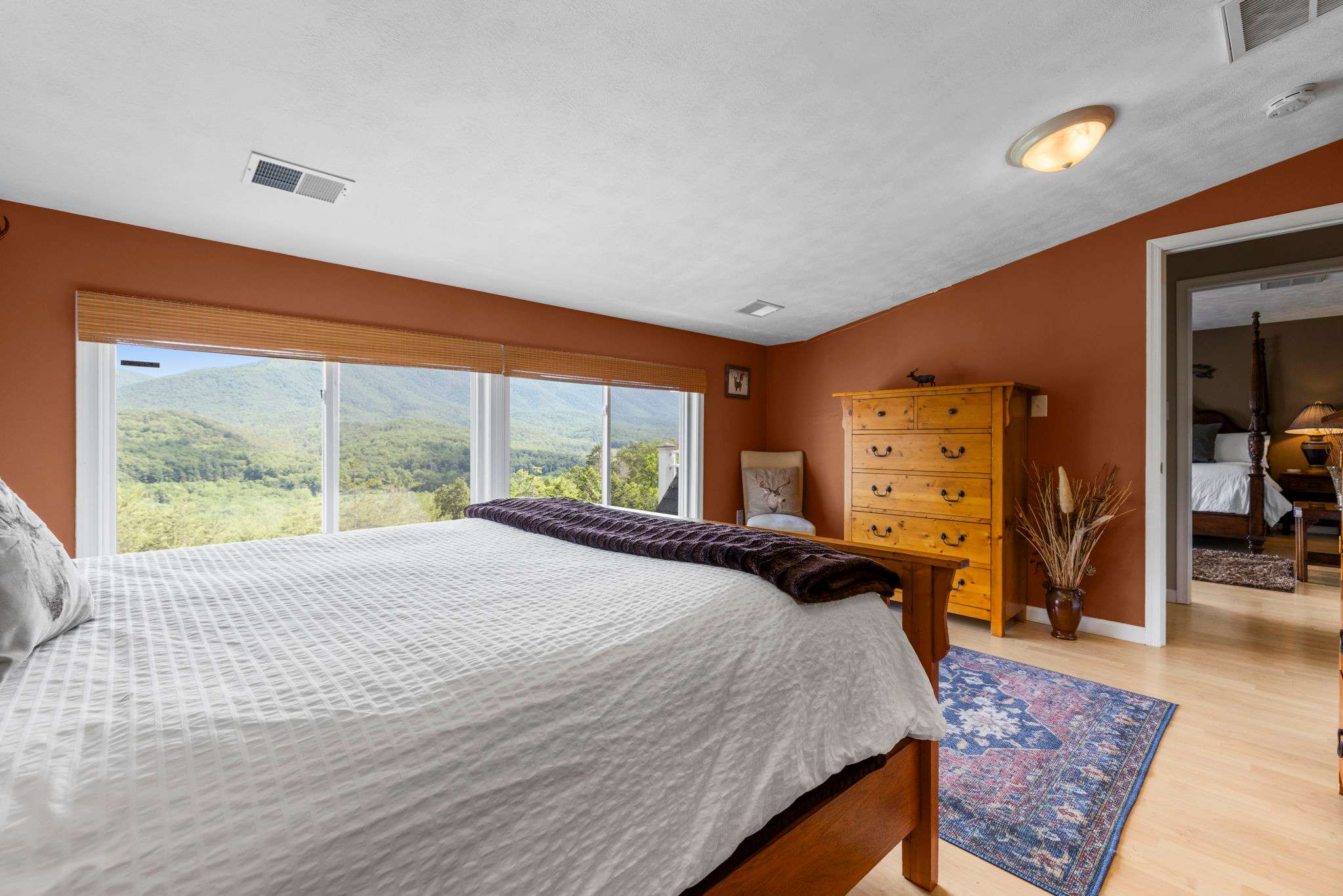 Secluded Retreat Endless Mtn Views, Rushing Stream