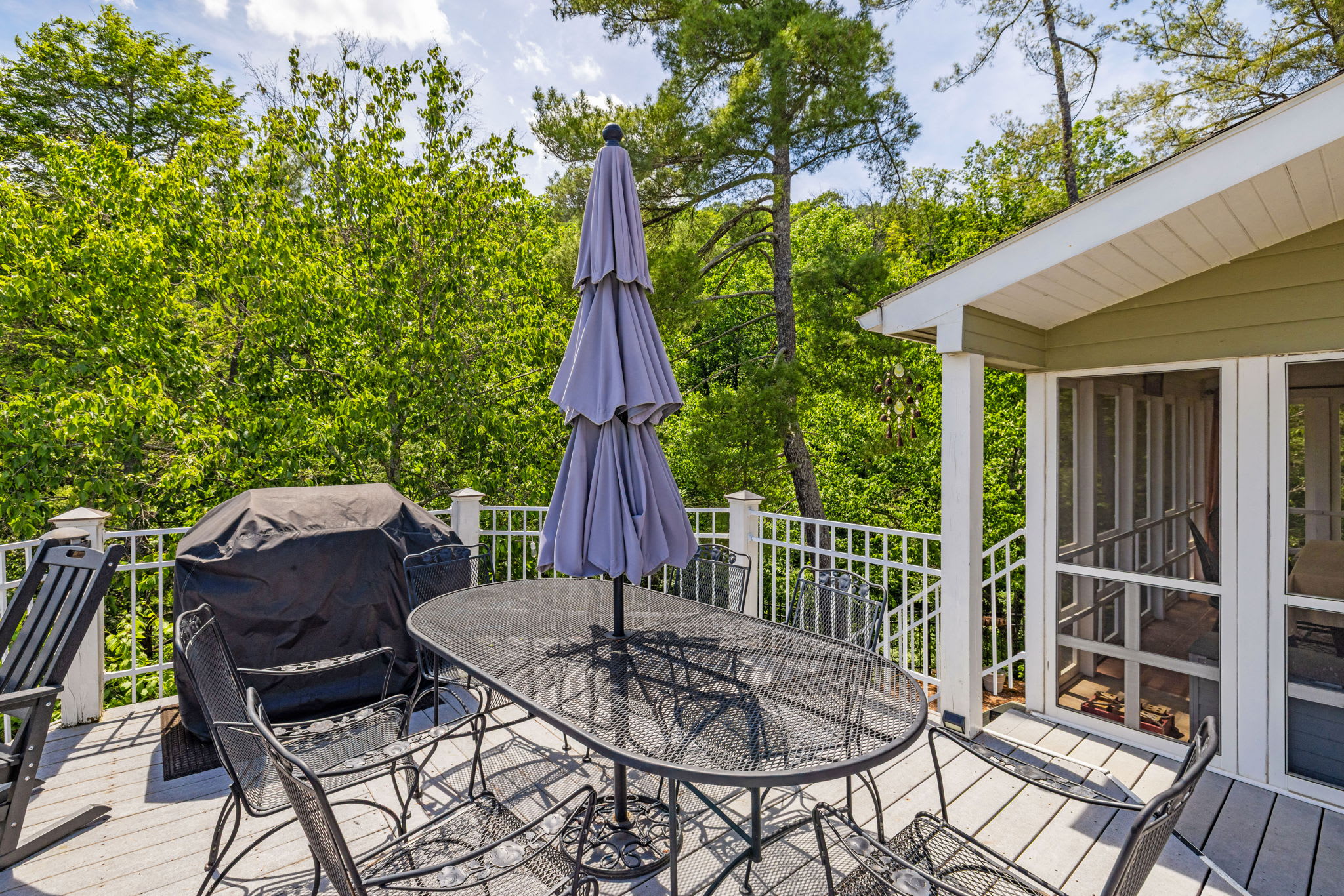 Secluded Retreat Endless Mtn Views, Rushing Stream