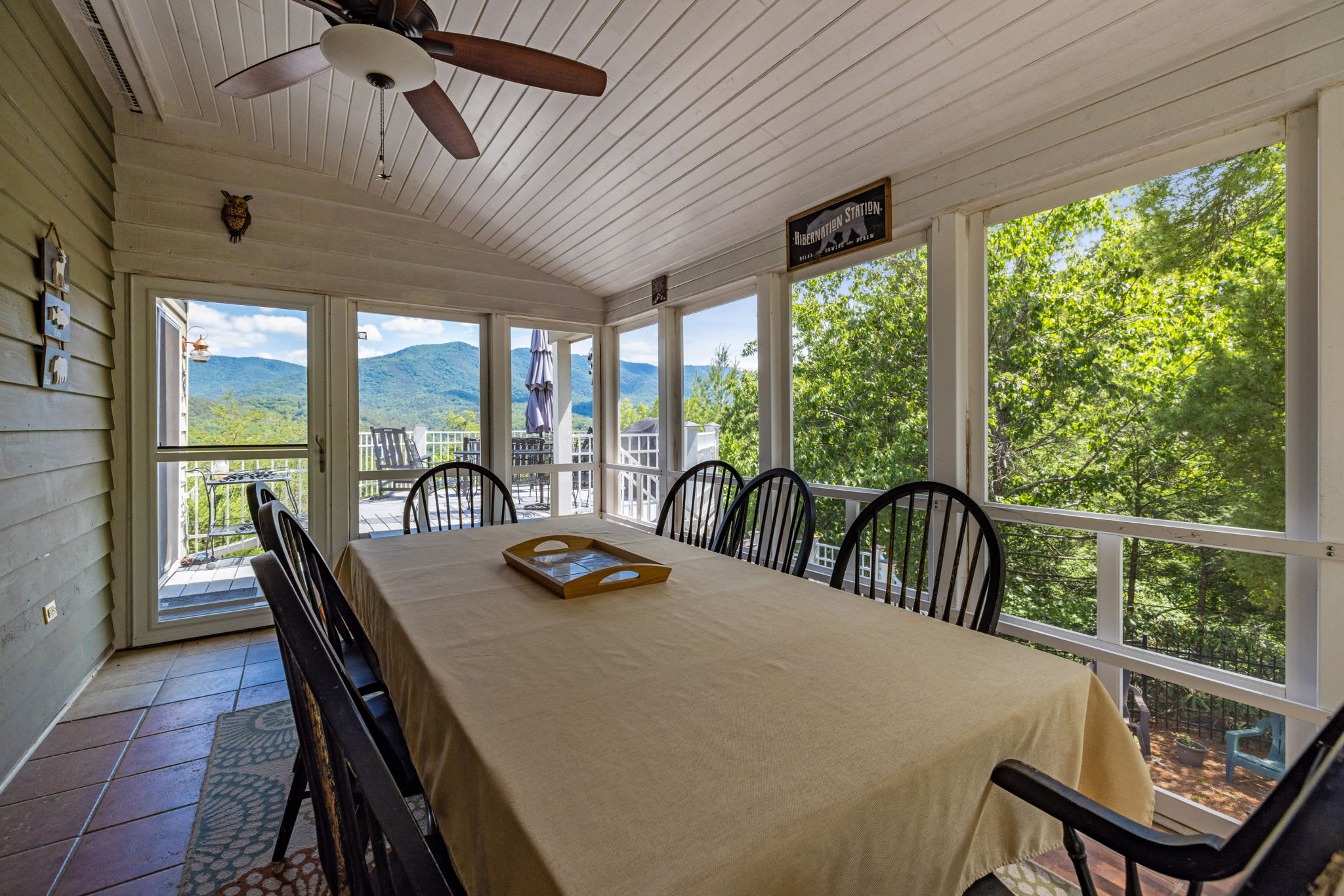 Secluded Retreat Endless Mtn Views, Rushing Stream