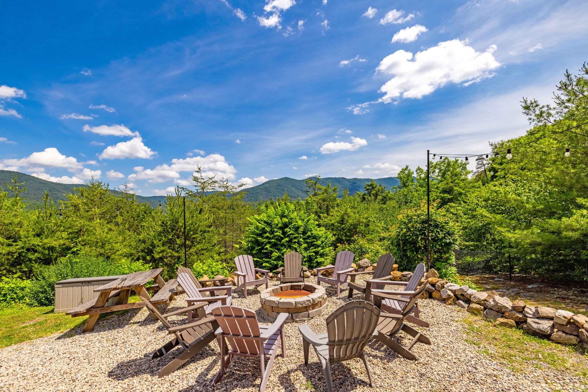 Secluded Retreat Endless Mtn Views, Rushing Stream