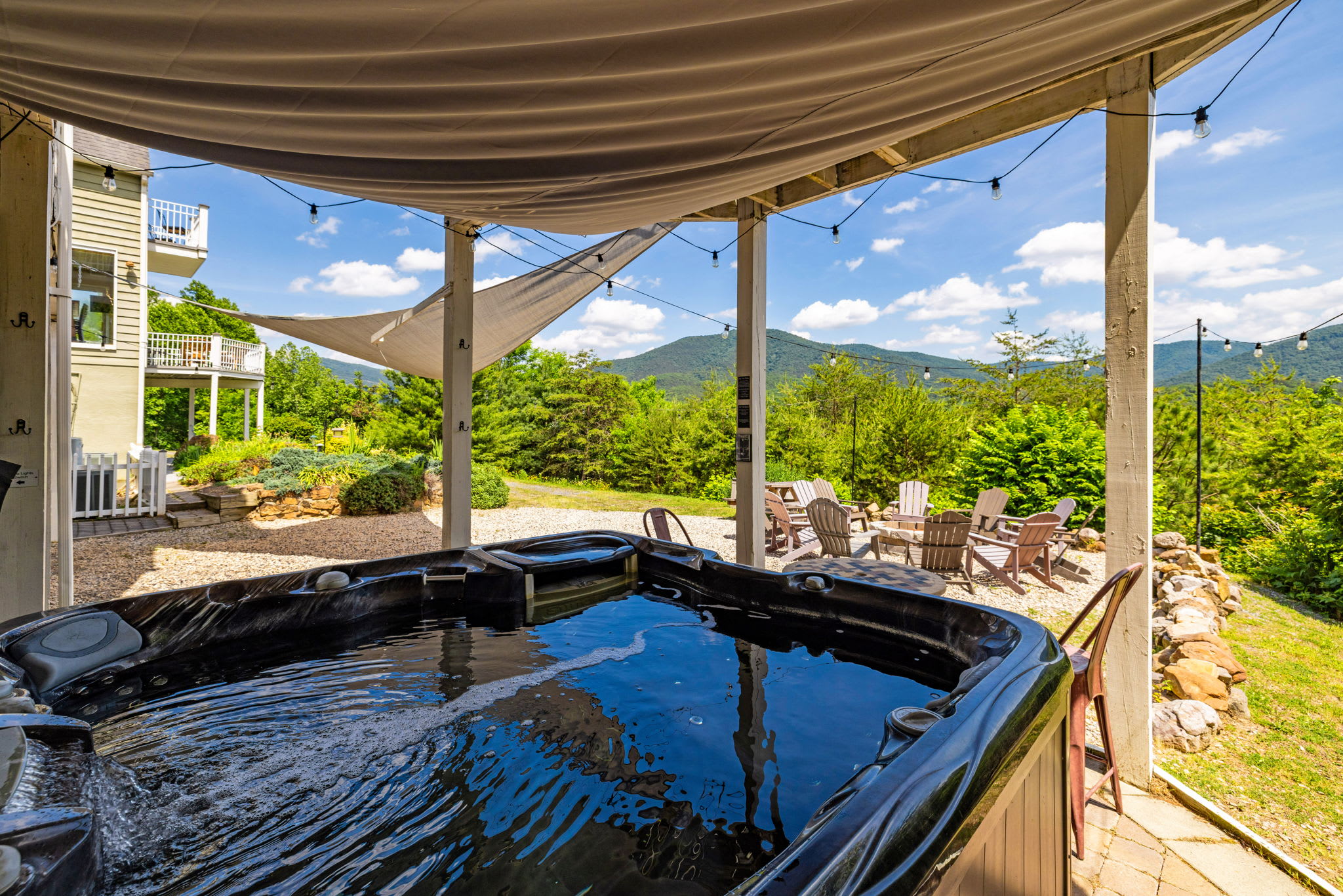 Secluded Retreat Endless Mtn Views, Rushing Stream