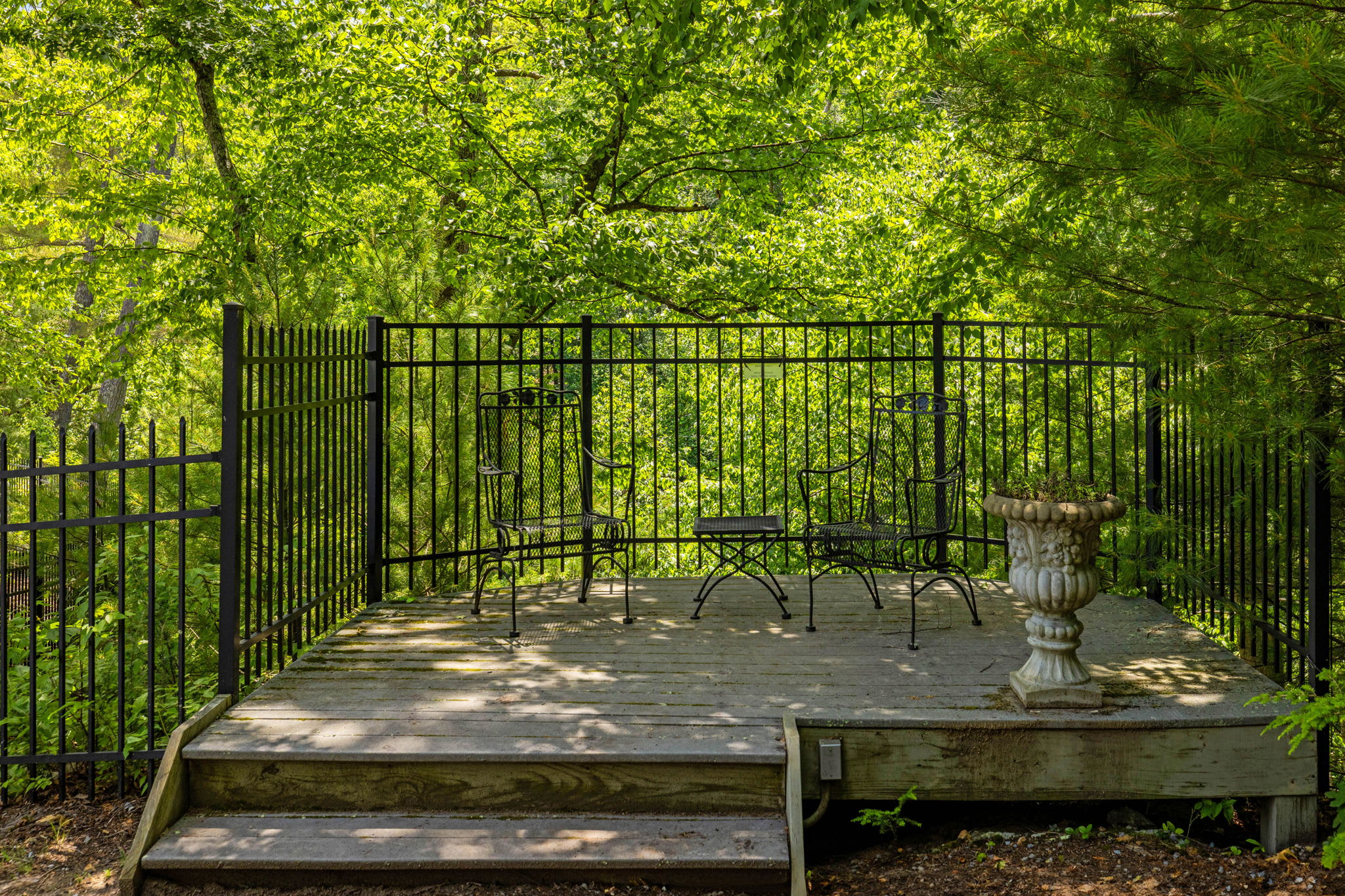 Secluded Retreat Endless Mtn Views, Rushing Stream