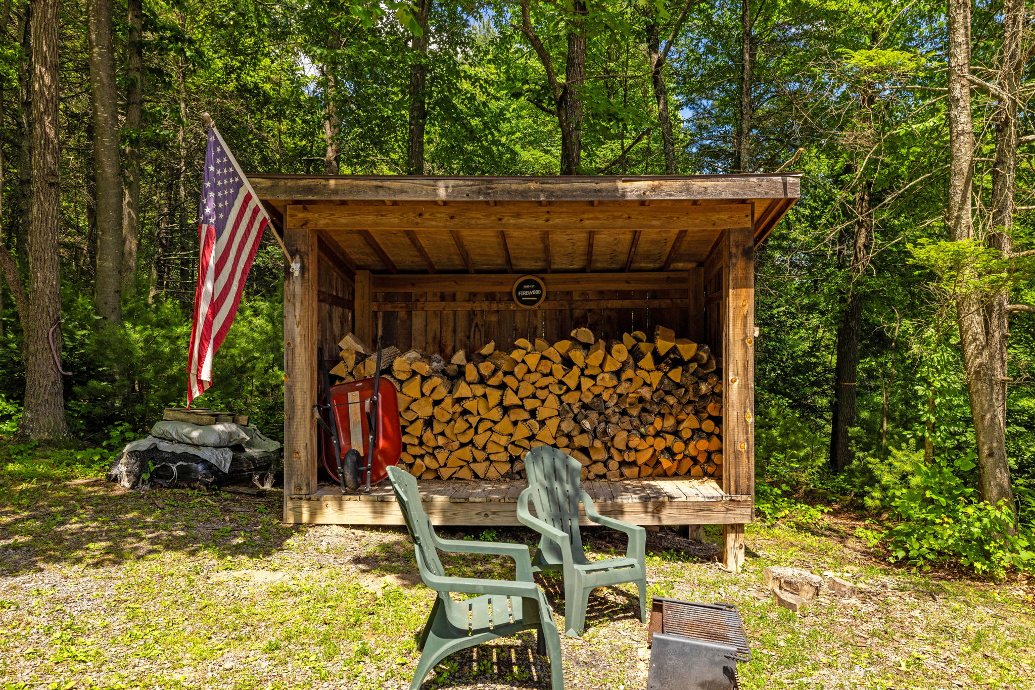 Secluded Retreat Endless Mtn Views, Rushing Stream