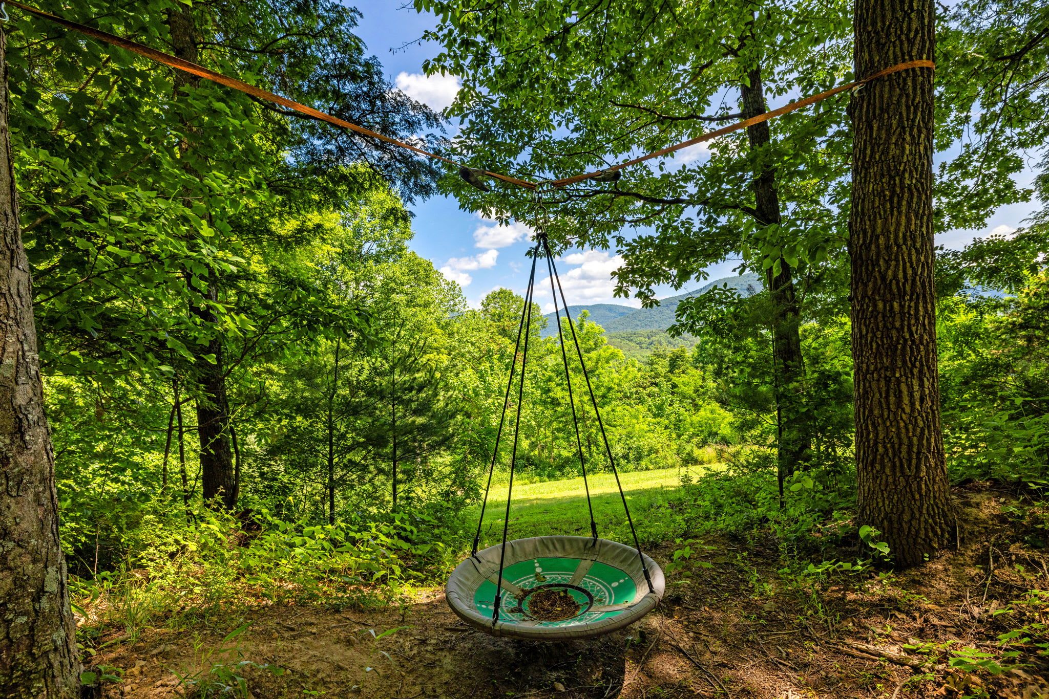 Secluded Retreat Endless Mtn Views, Rushing Stream