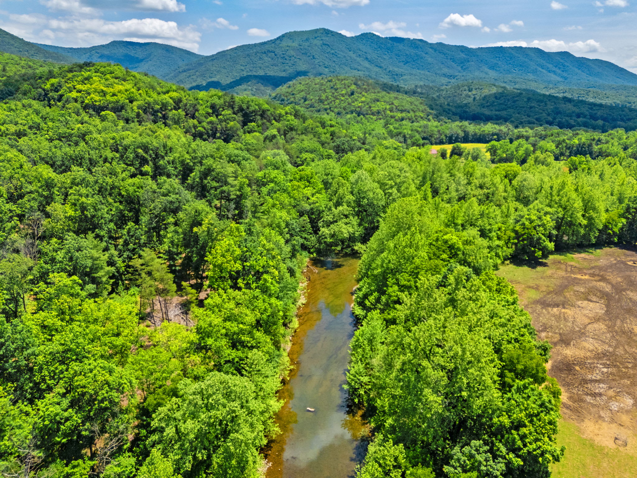 Secluded Retreat Endless Mtn Views, Rushing Stream