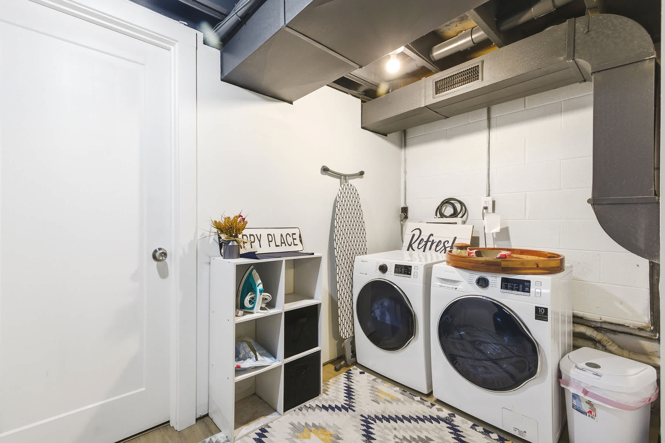 Toss in a load and settle in — home comforts, all taken care of.