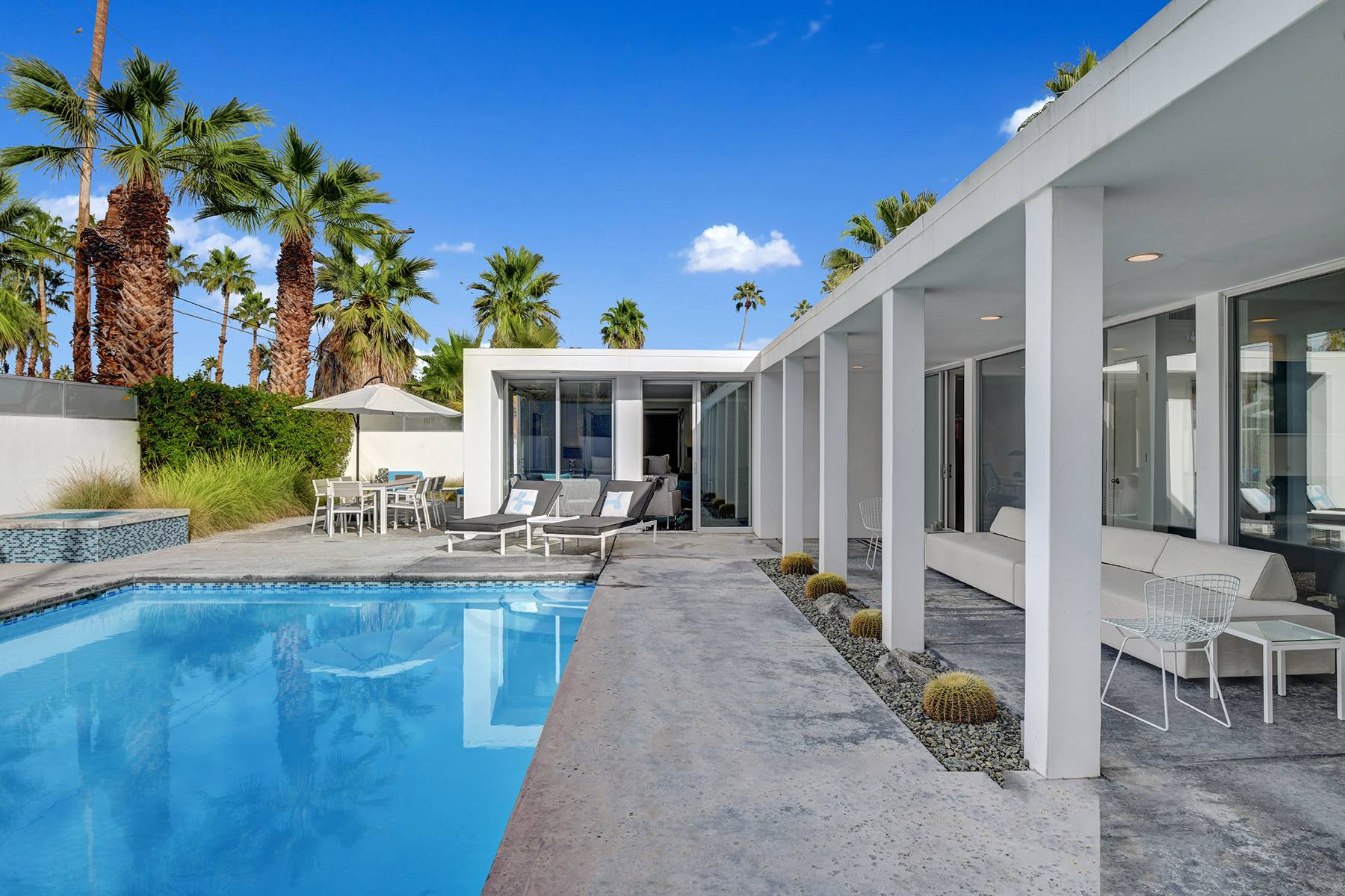 Backyard | The Bond House in Palm Springs, California by Luxus Vacation Properties