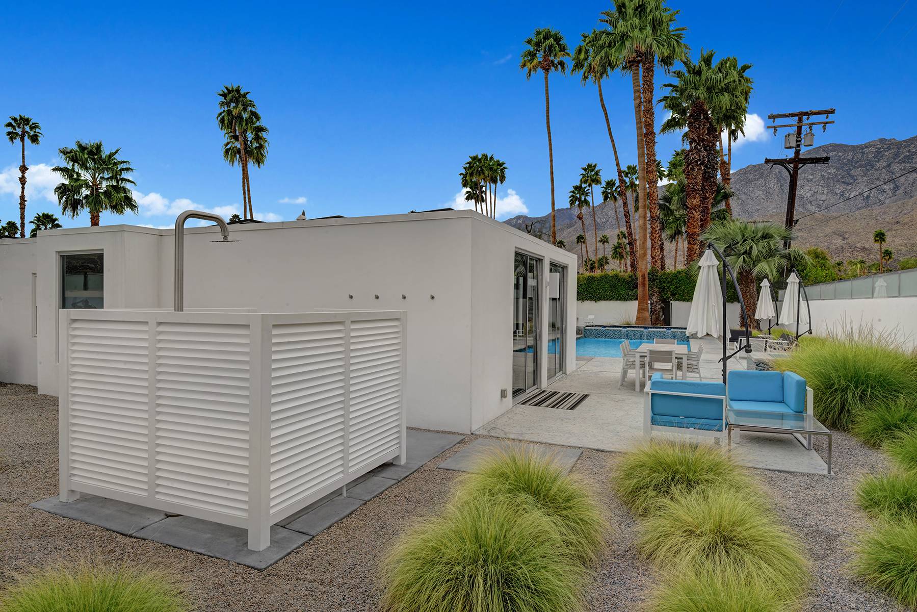 Outdoor Shower & Yard | The Bond House in Palm Springs, California by Luxus Vacation Properties