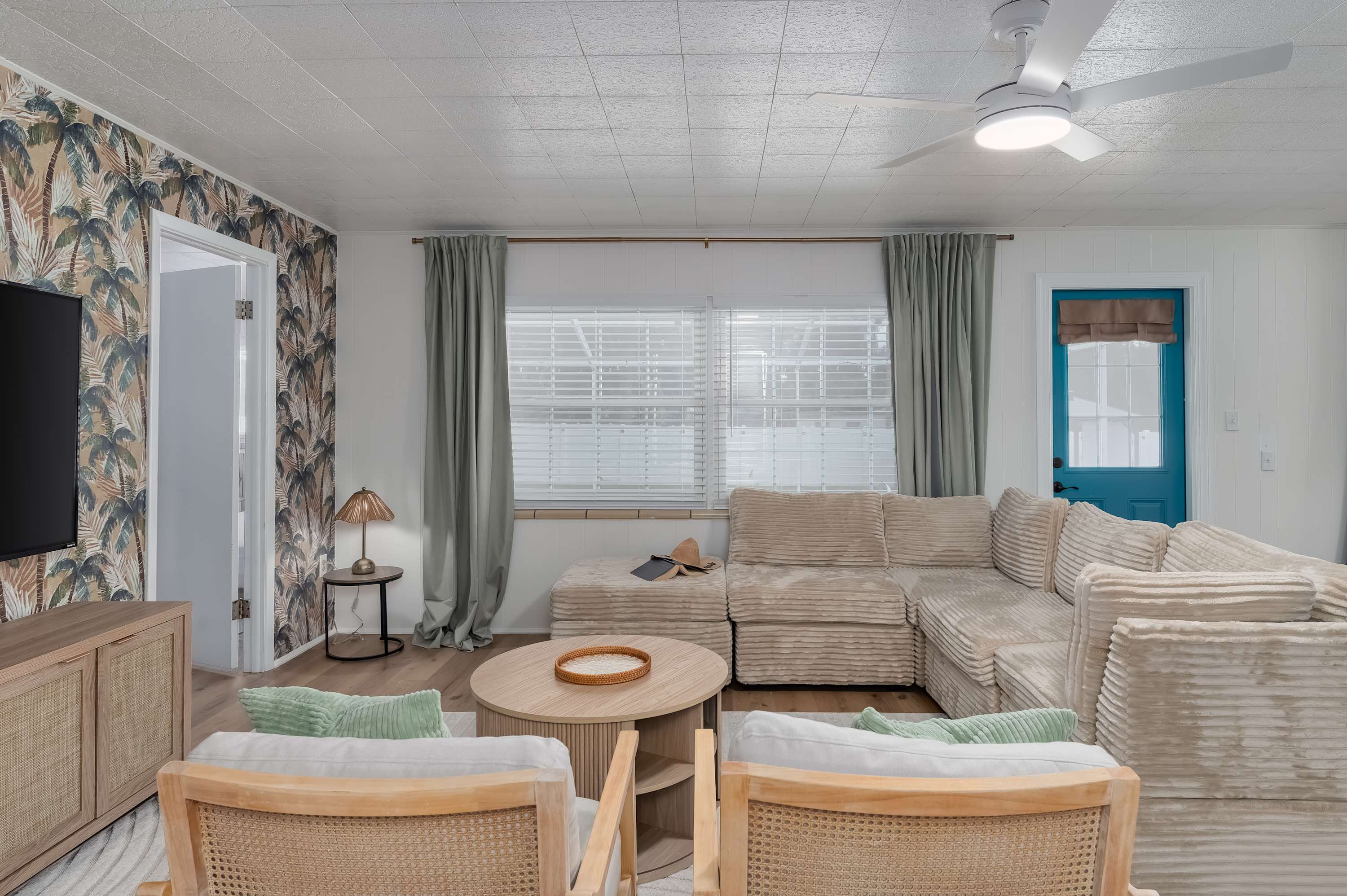Sunny 4BR getaway with private pool