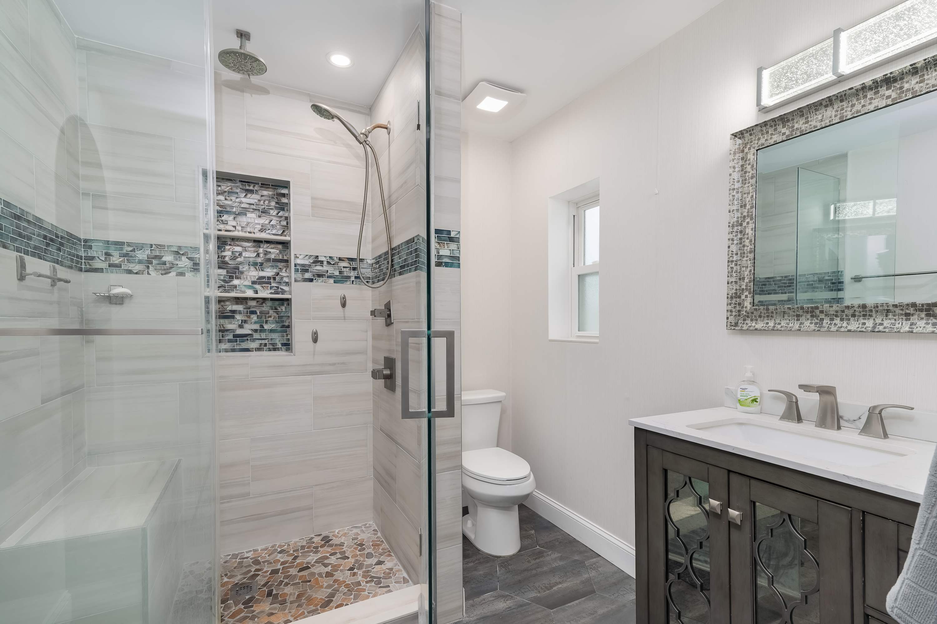 Sunny 4BR getaway with private pool